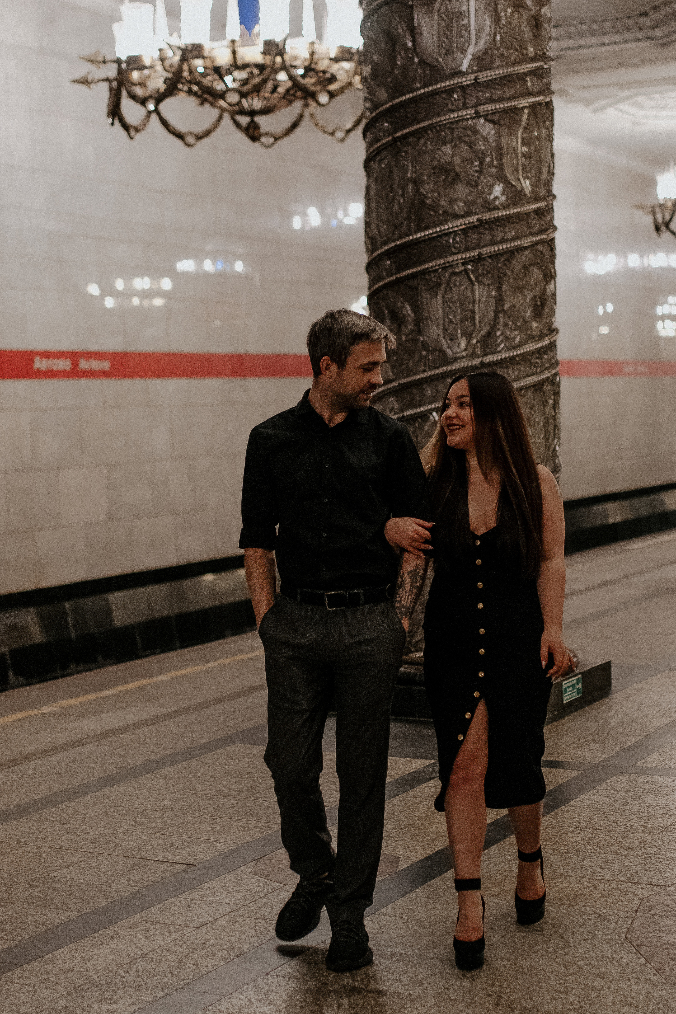 Lovestory в метро Петербурга. Фотограф в Санкт-Петербурге Лиза Семченкова