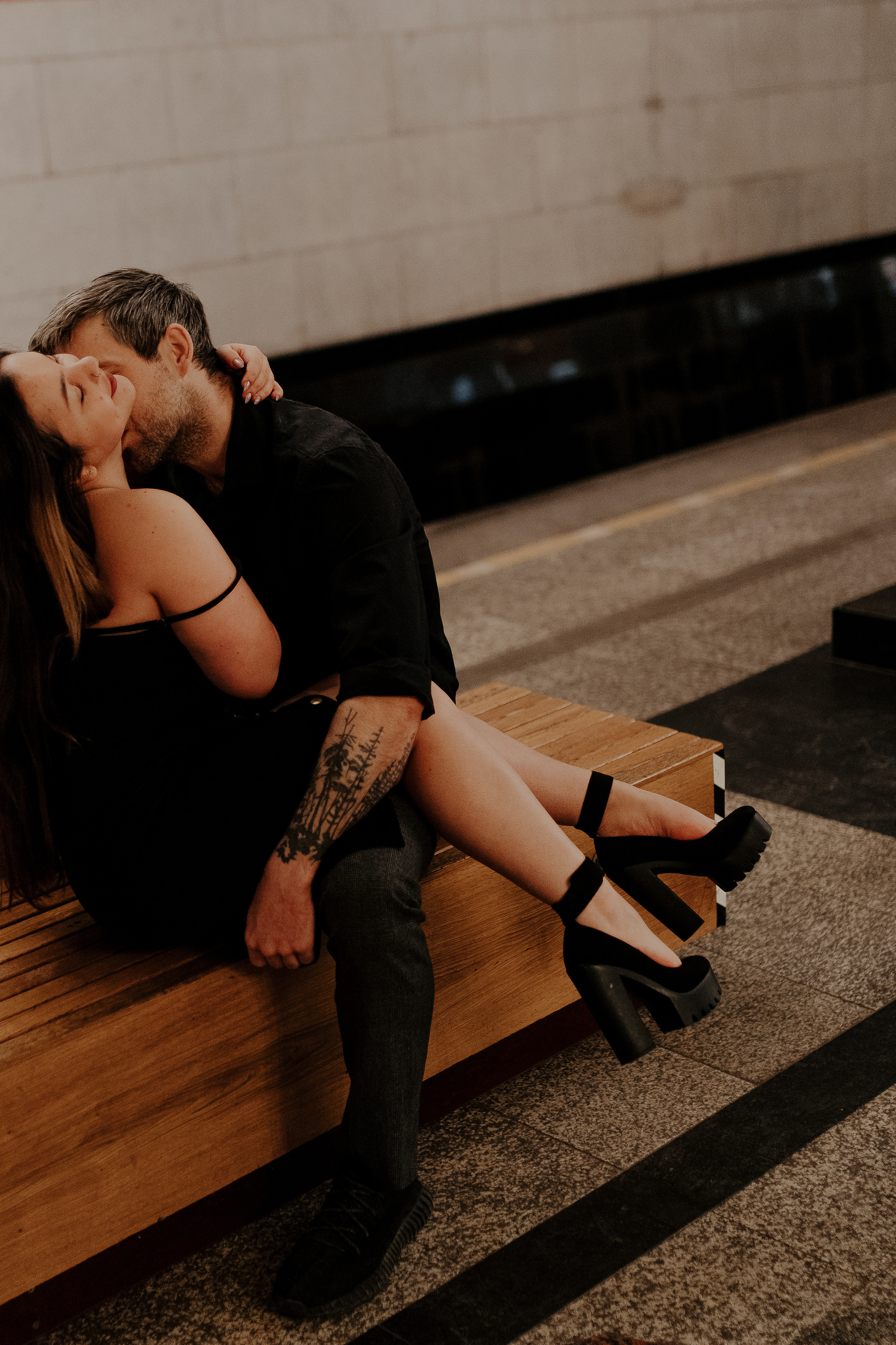 Lovestory в метро Петербурга. Фотограф в Санкт-Петербурге Лиза Семченкова