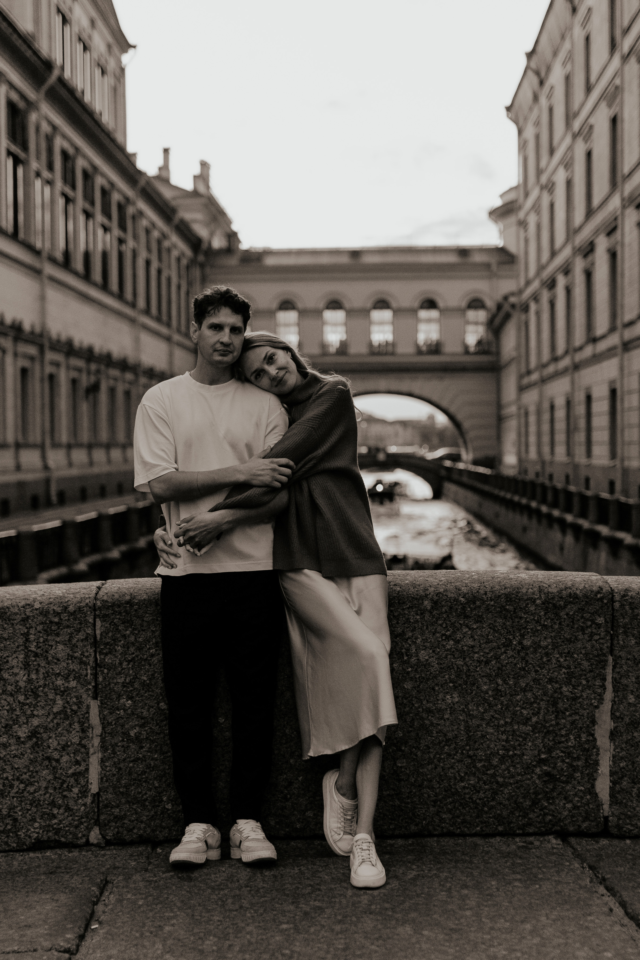 Прогулка влюбленных на кораблике по рекам и каналам. Фотограф в Санкт-Петербурге Лиза Семченкова