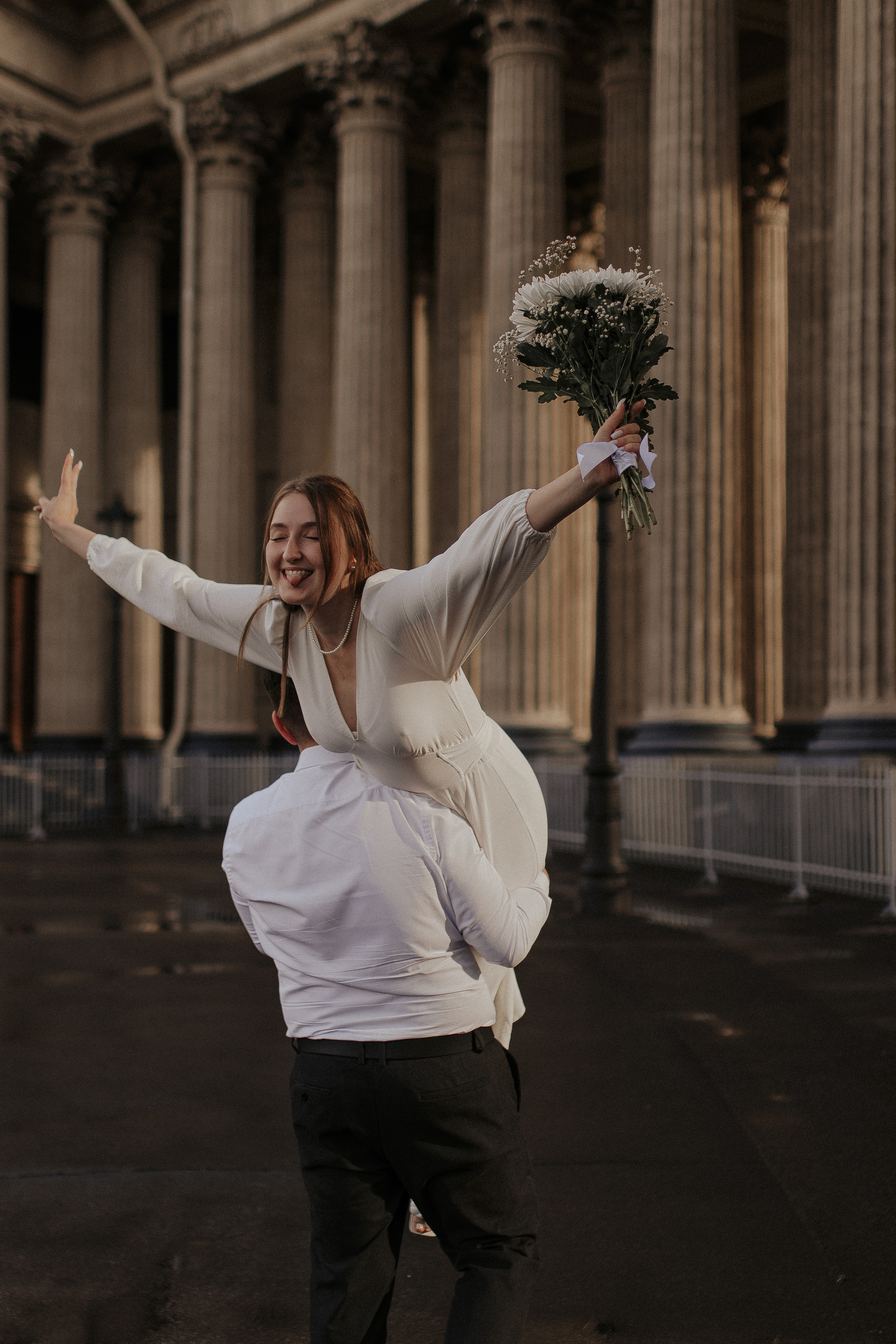 Свадебная история в центре Петербурга. Фотограф в Санкт-Петербурге Лиза Семченкова