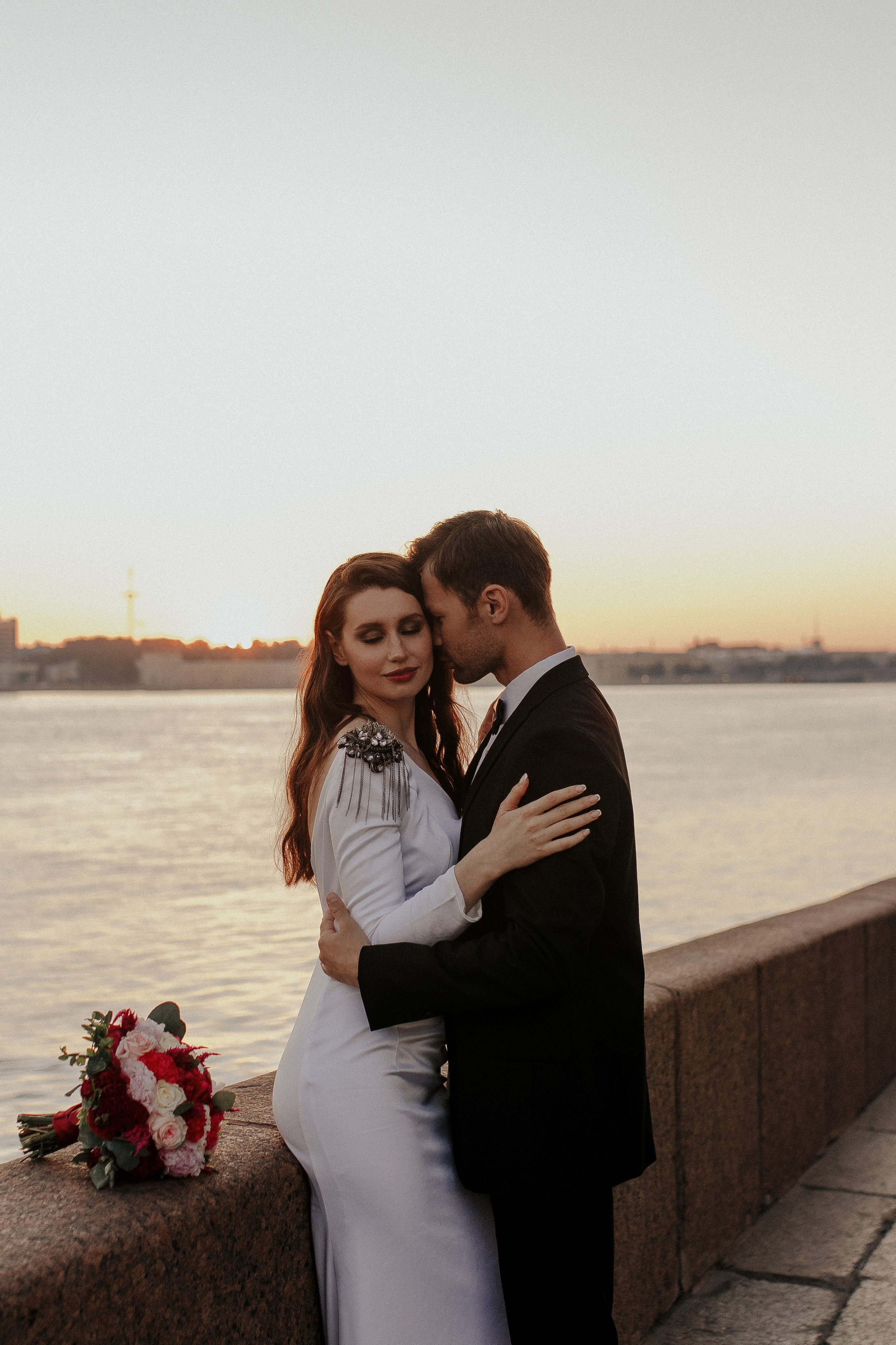 Свадьба на рассвете в Петербурге. Фотограф в Санкт-Петербурге Лиза Семченкова