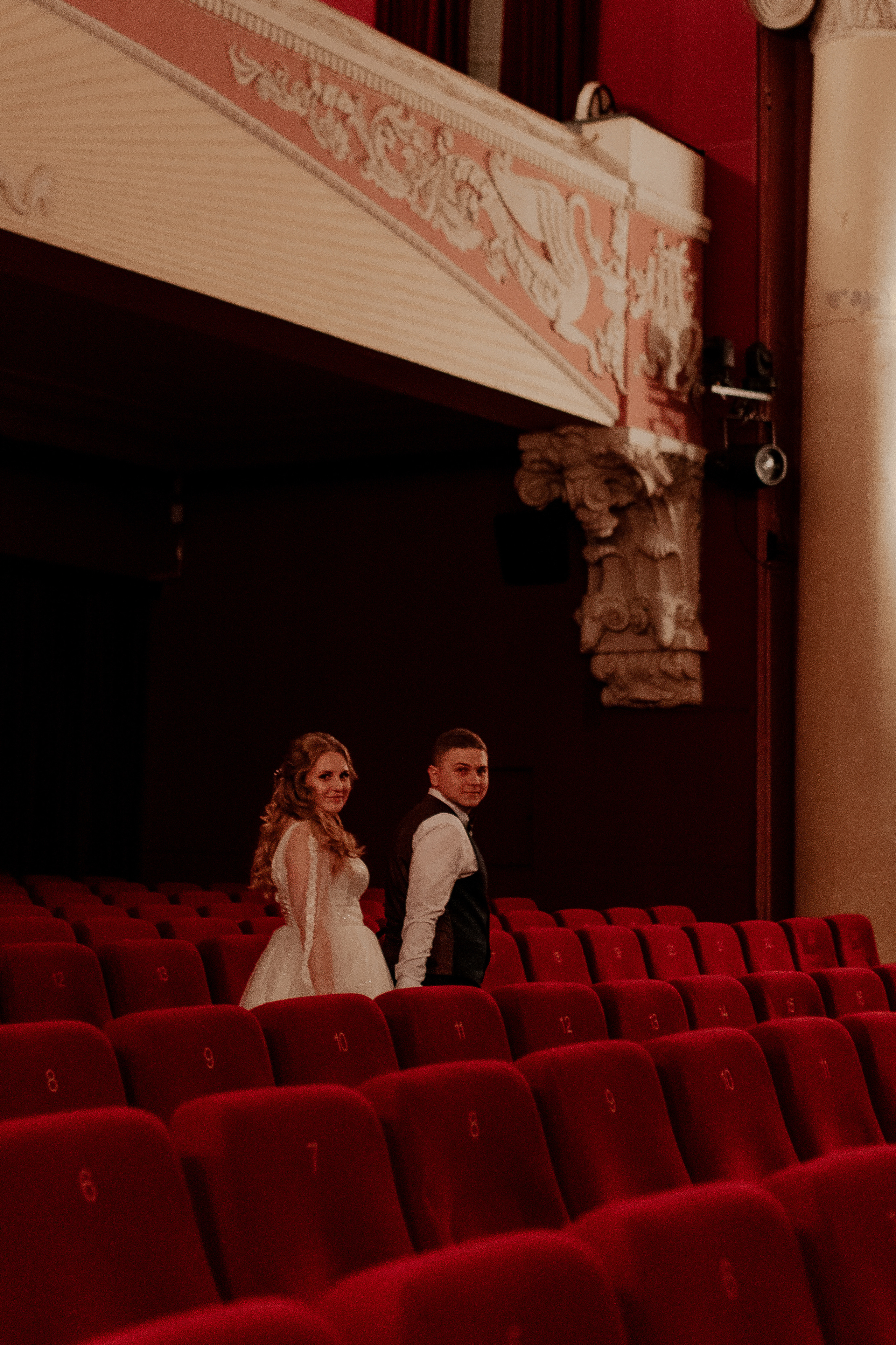 Свадебная съемка в кинотеатре Петербурга. Фотограф в Санкт-Петербурге Лиза Семченкова