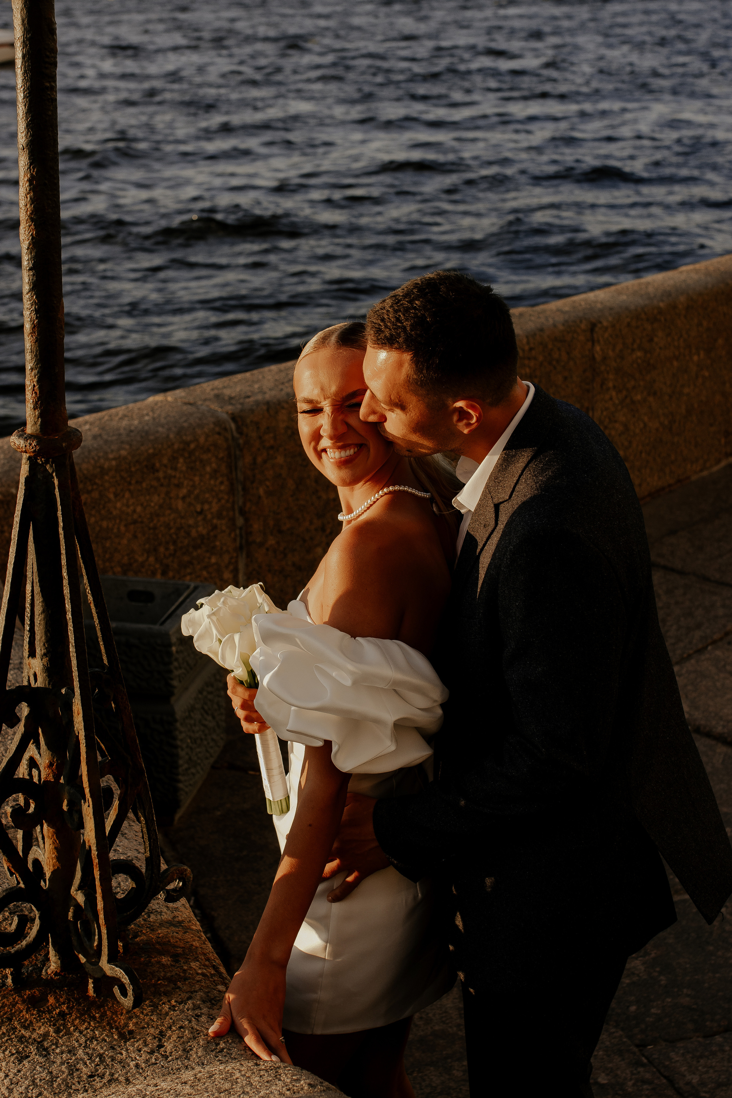 Свадебная прогулка по улицам Петербурга. Фотограф в Санкт-Петербурге Лиза Семченкова