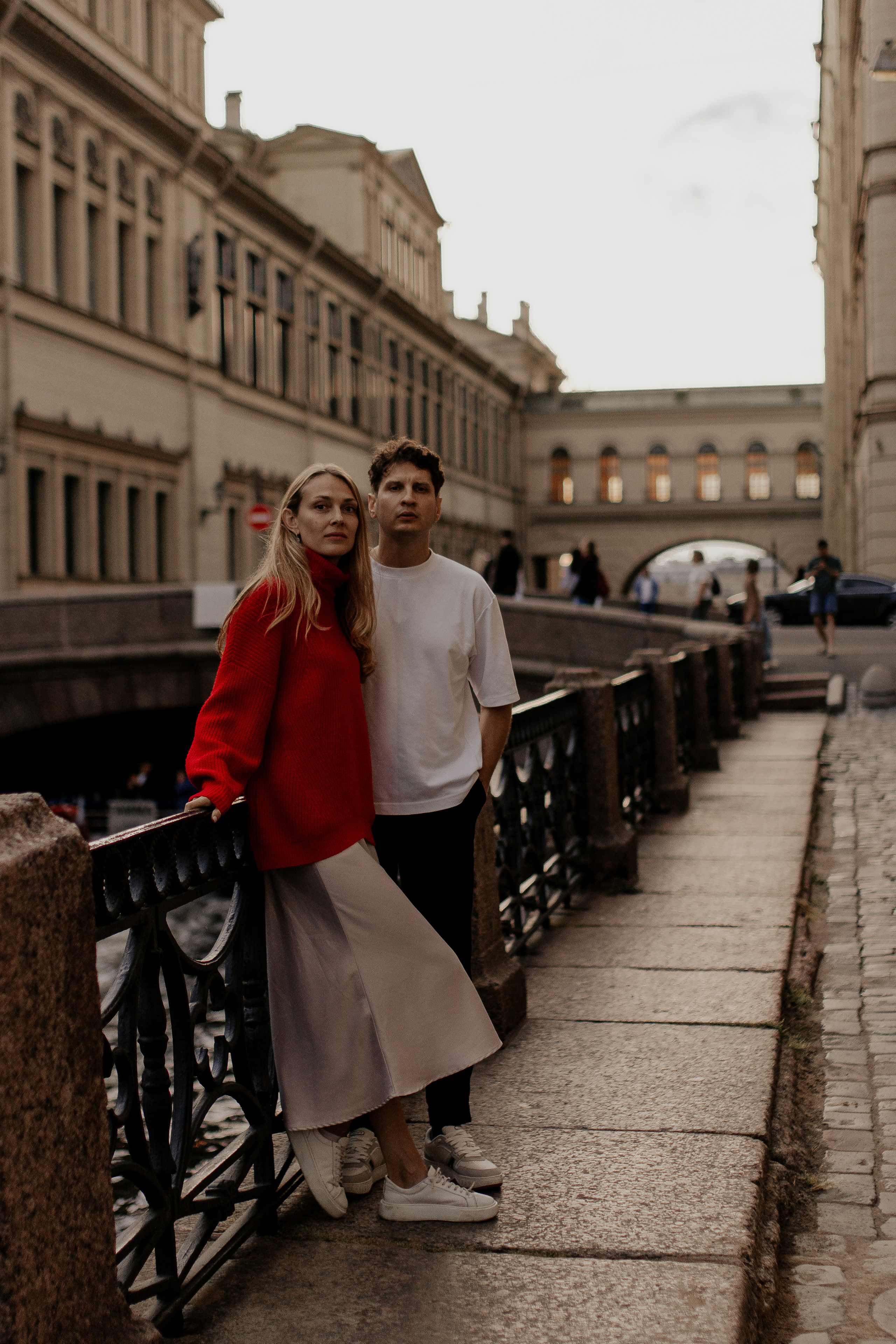 Прогулка влюбленных на кораблике по рекам и каналам. Фотограф в Санкт-Петербурге Лиза Семченкова