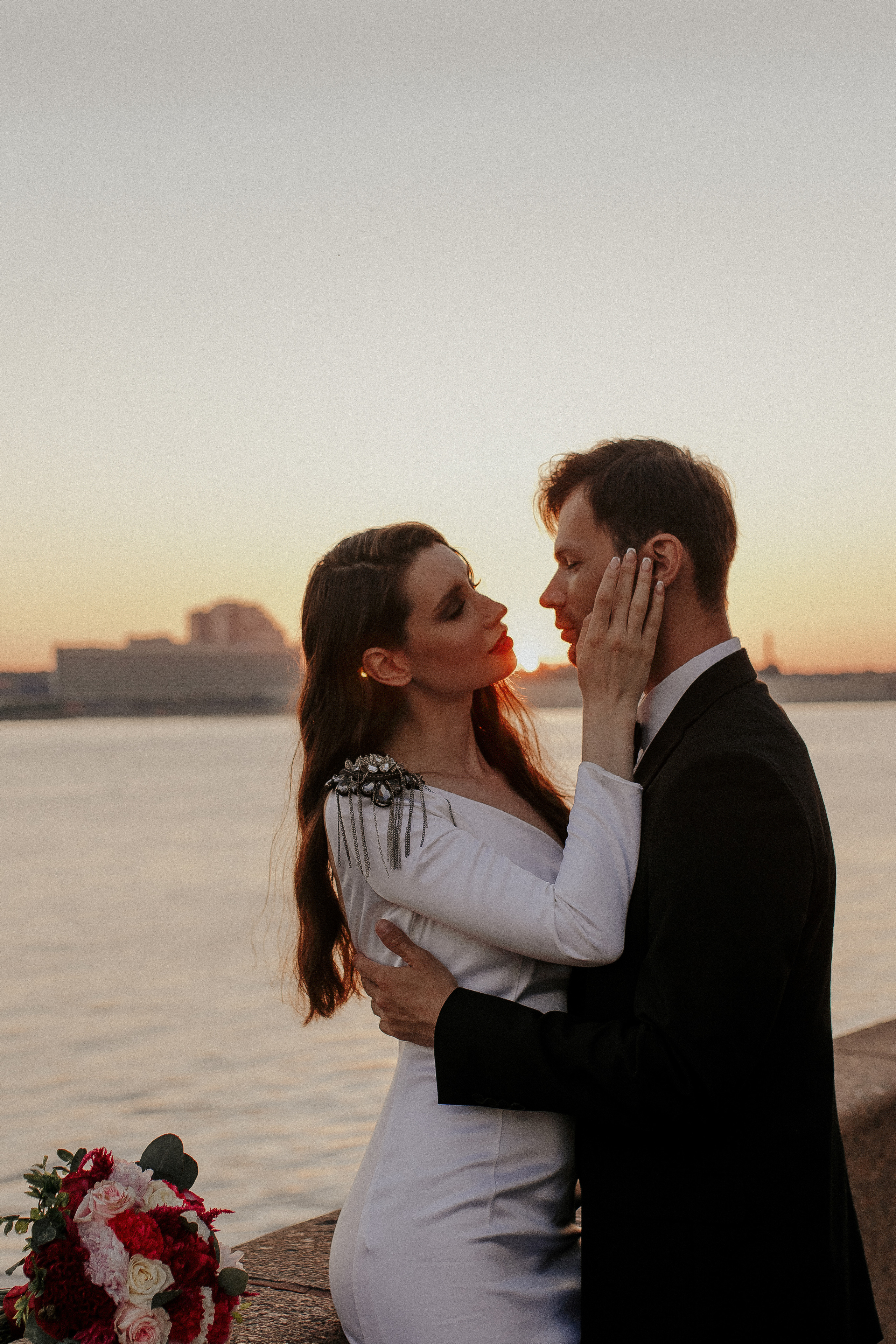 Свадьба на рассвете в Петербурге. Фотограф в Санкт-Петербурге Лиза Семченкова