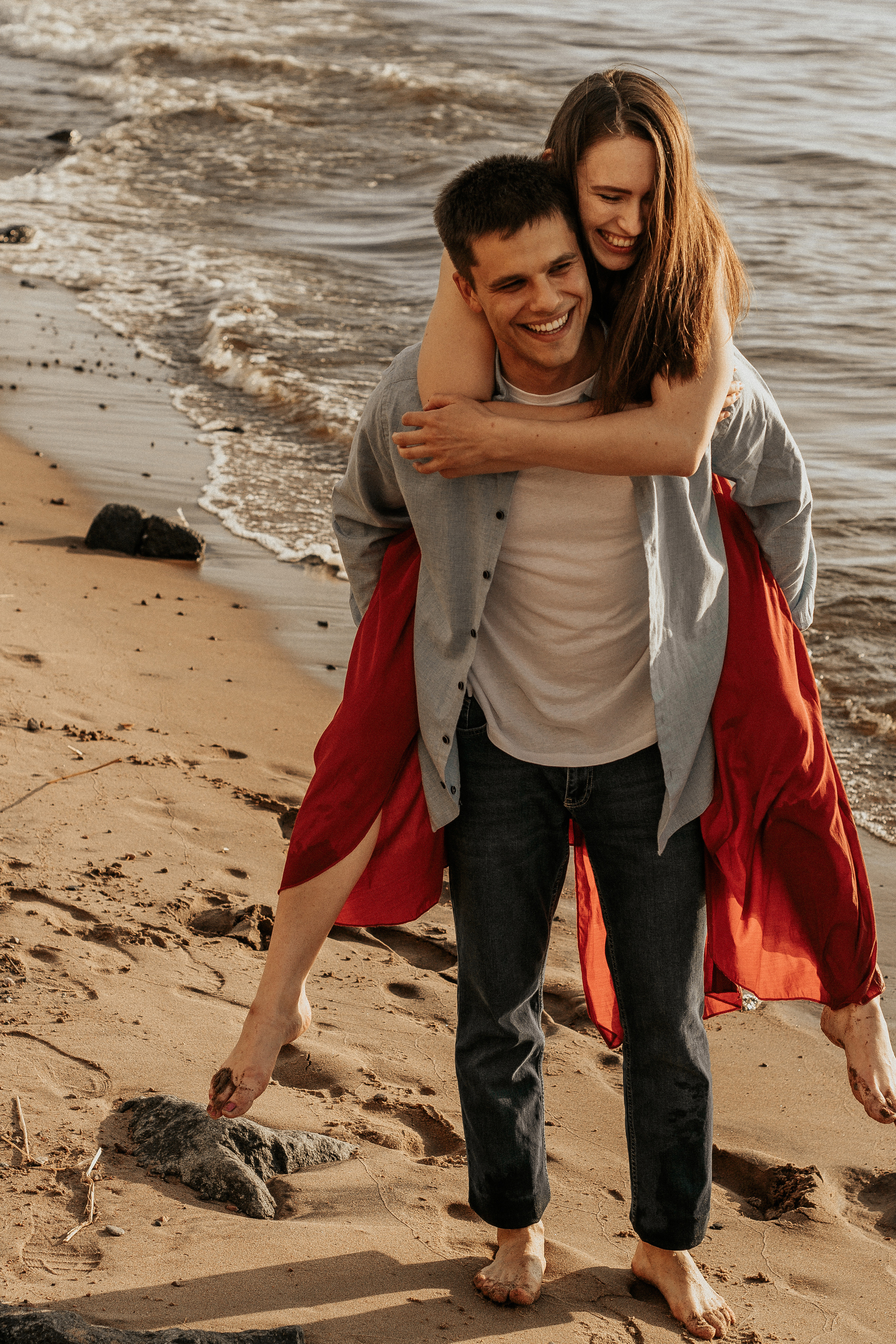 Лавстори на заливе в Петербурге. Фотограф в Санкт-Петербурге Лиза Семченкова