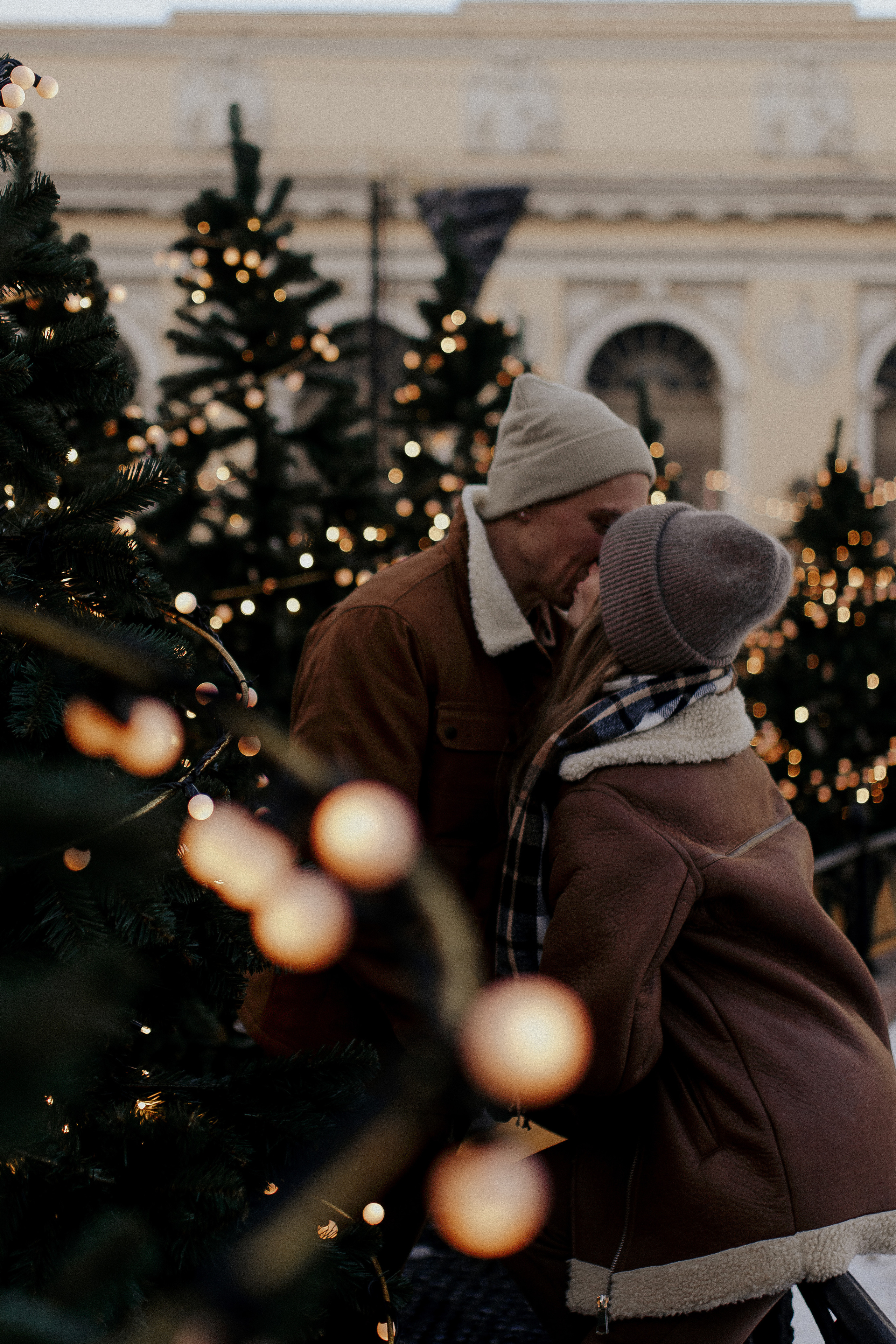 Двое на новогодней ярмарке. Фотограф в Санкт-Петербурге Лиза Семченкова