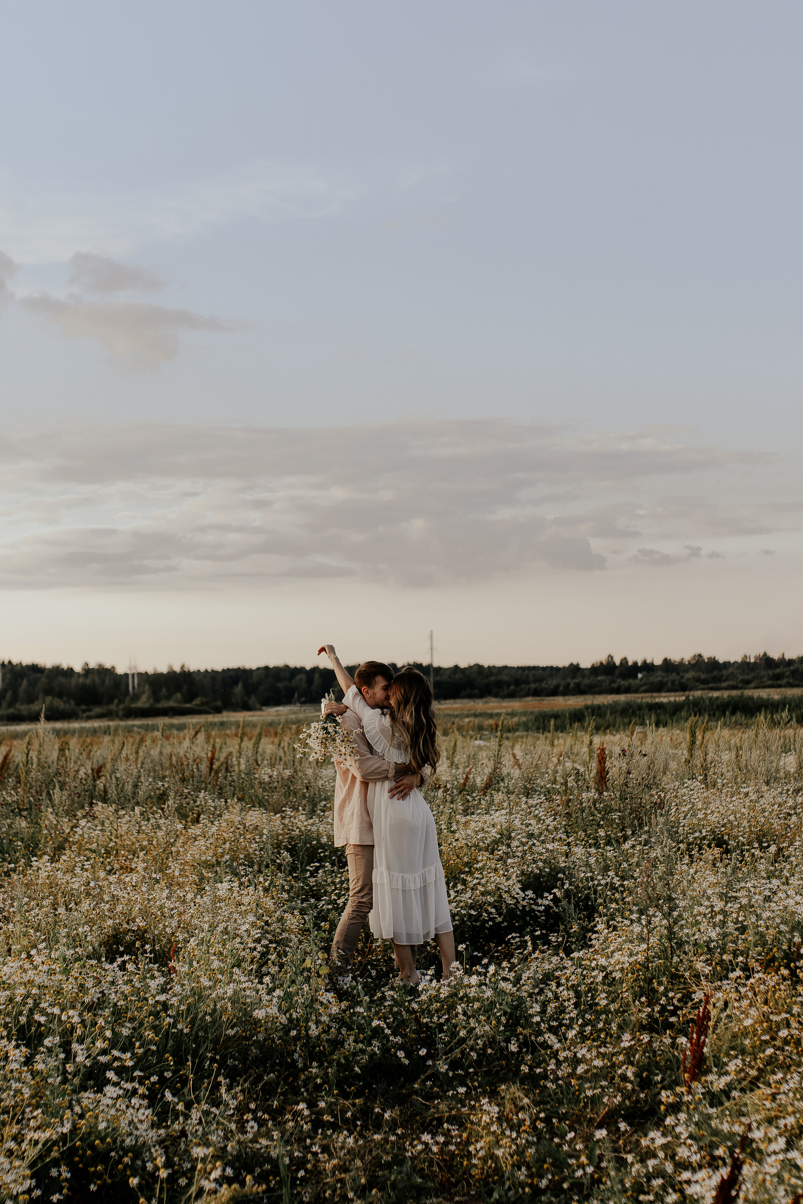 Нежная история любви в поле. Фотограф в Санкт-Петербурге Лиза Семченкова