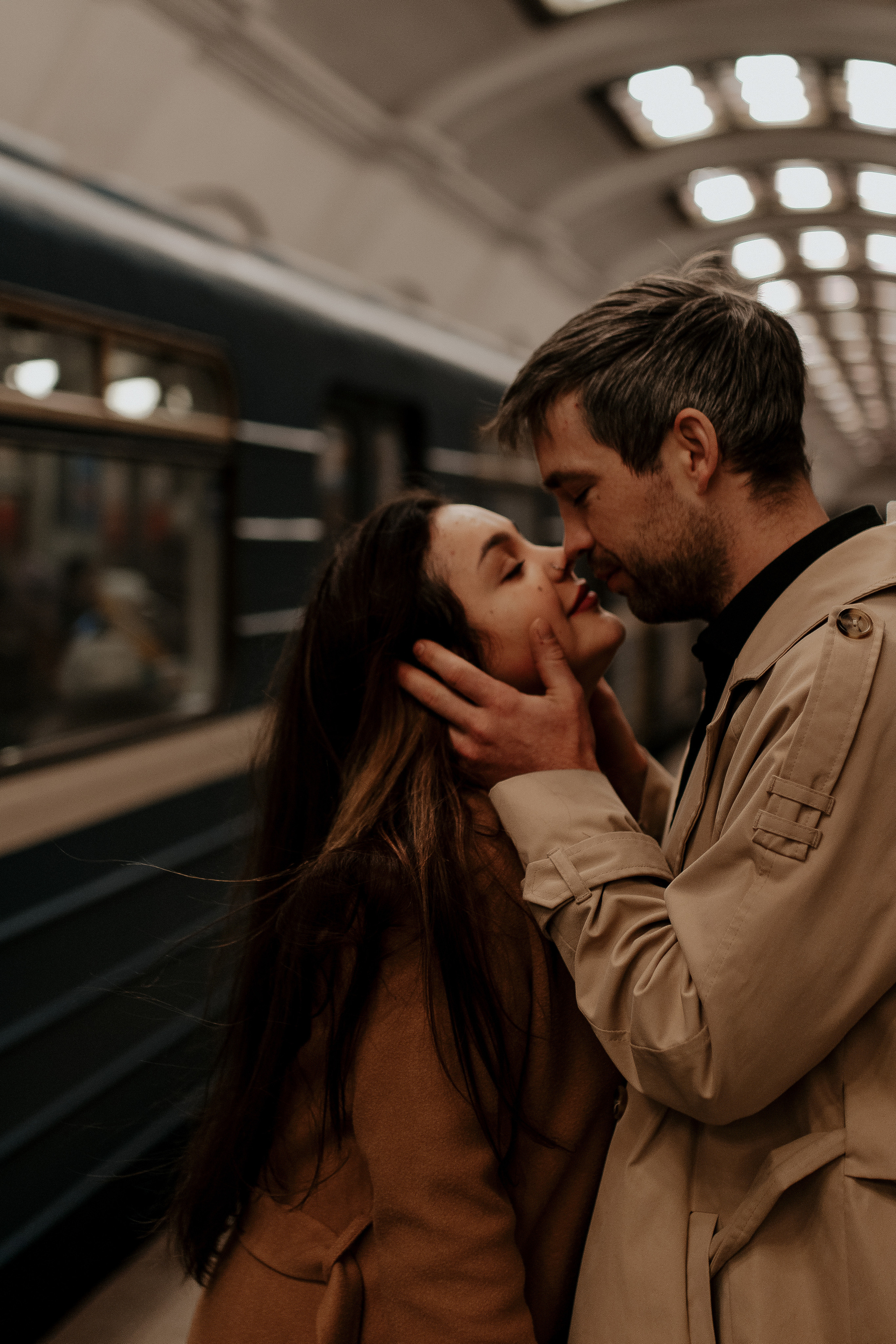 Lovestory в метро Петербурга. Фотограф в Санкт-Петербурге Лиза Семченкова