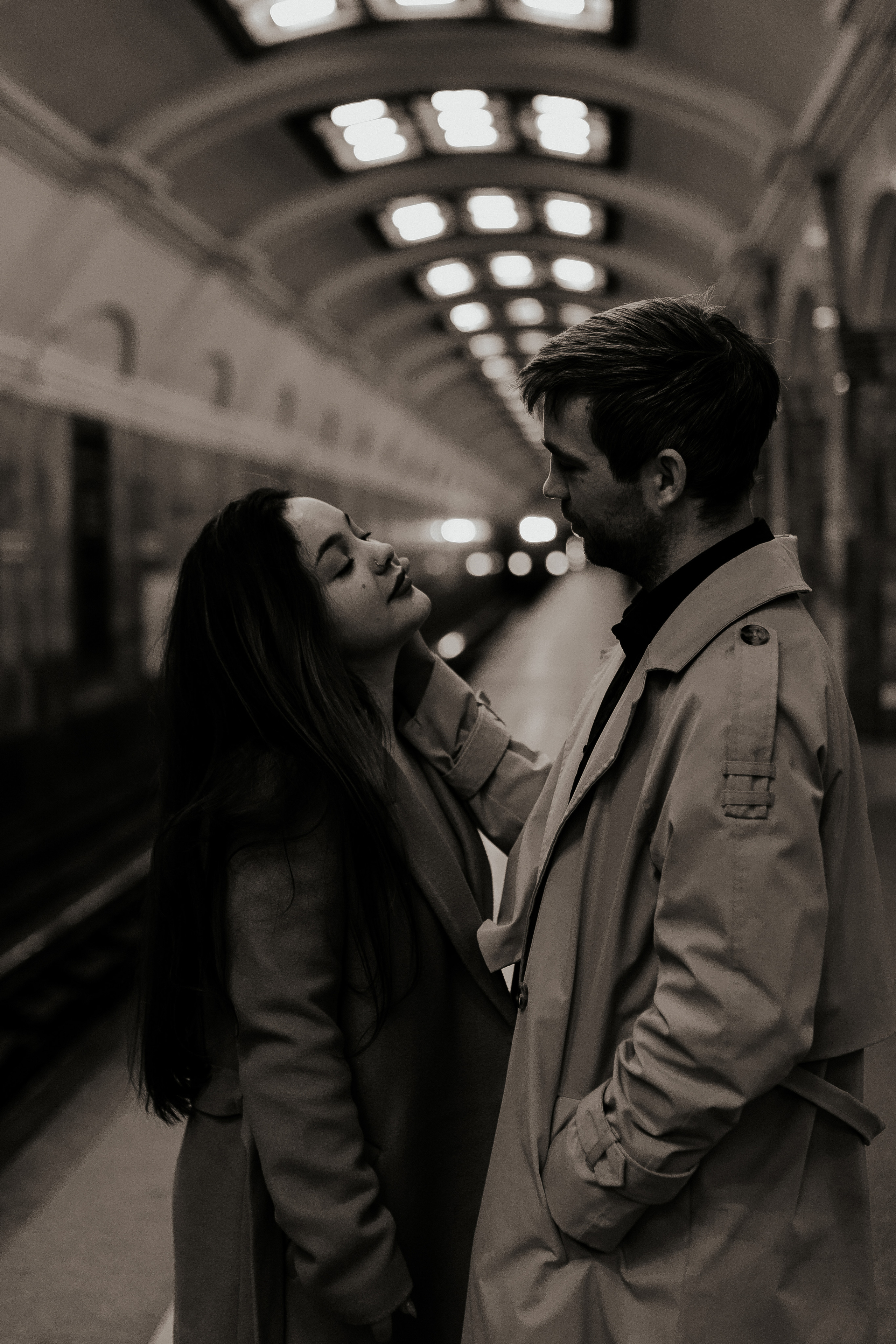 Lovestory в метро Петербурга. Фотограф в Санкт-Петербурге Лиза Семченкова