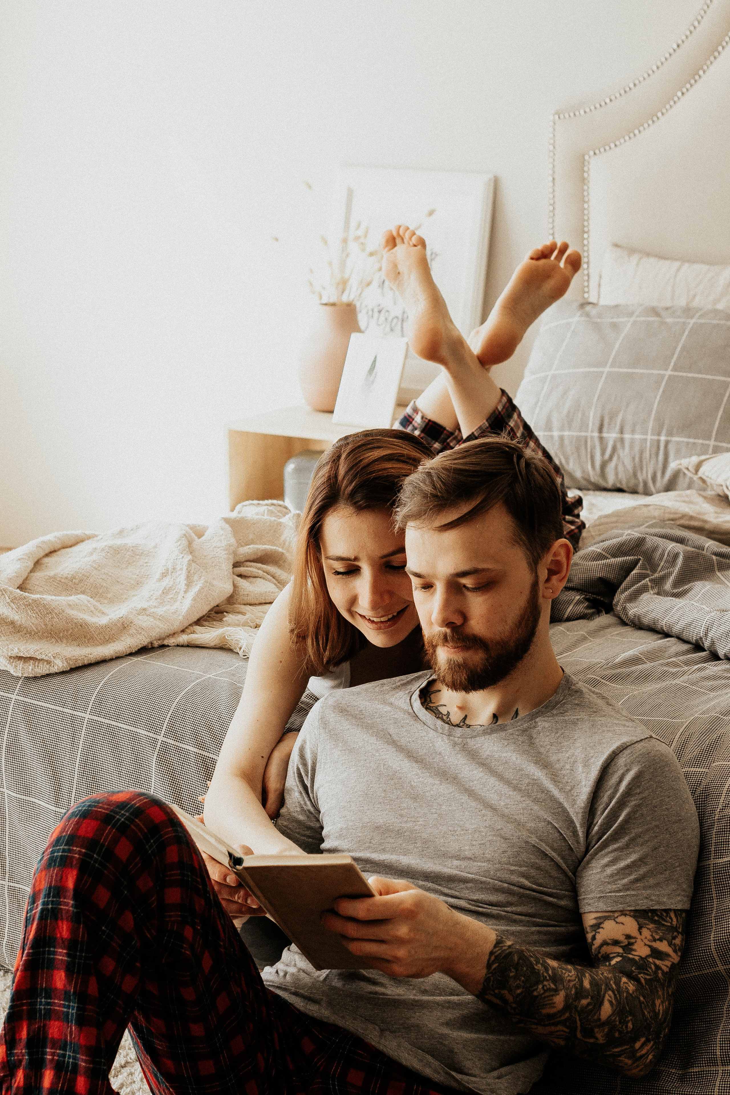 Лайфстайл фотосессия для двоих на кухне. Фотограф в Санкт-Петербурге Лиза Семченкова