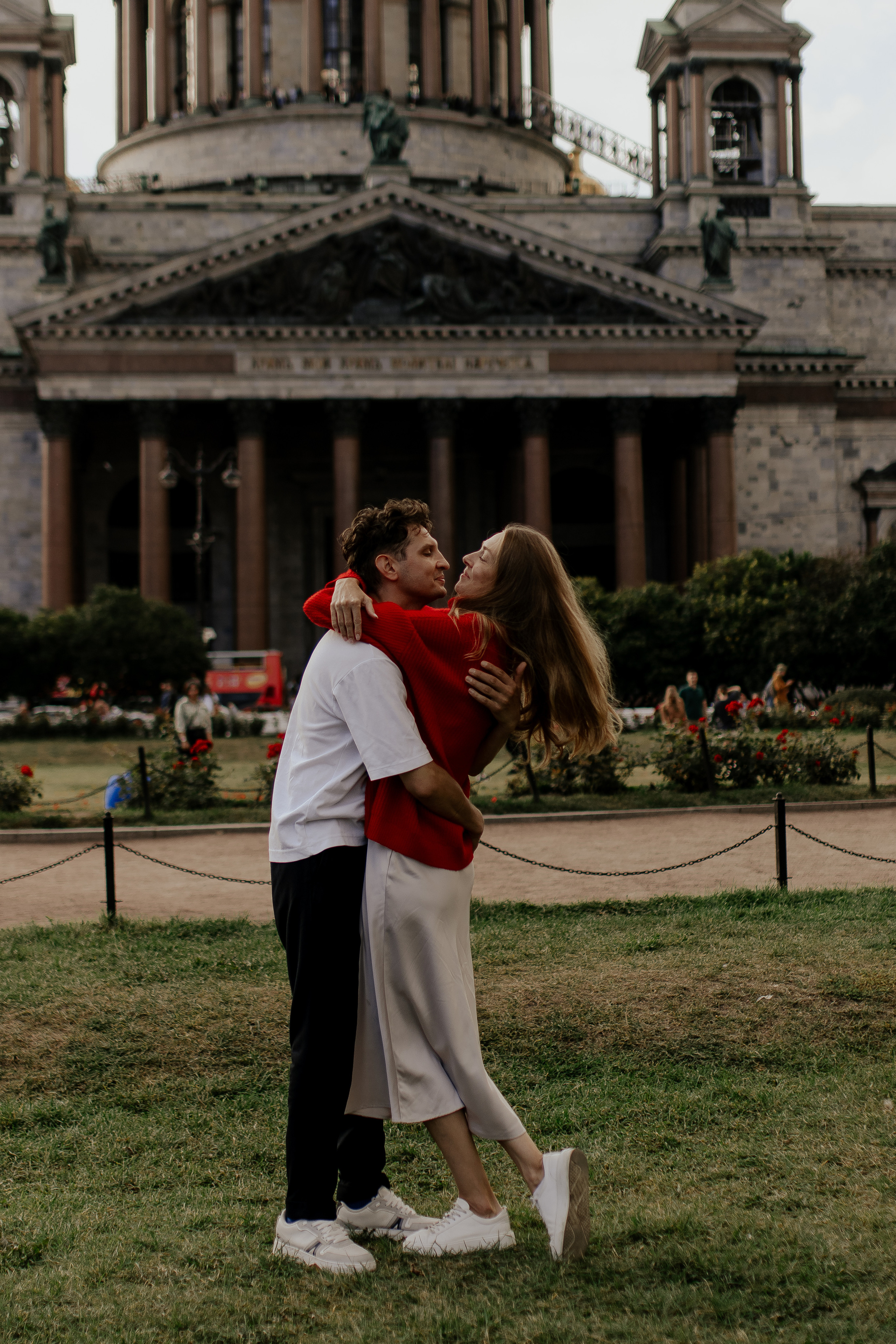 Прогулка влюбленных на кораблике по рекам и каналам. Фотограф в Санкт-Петербурге Лиза Семченкова