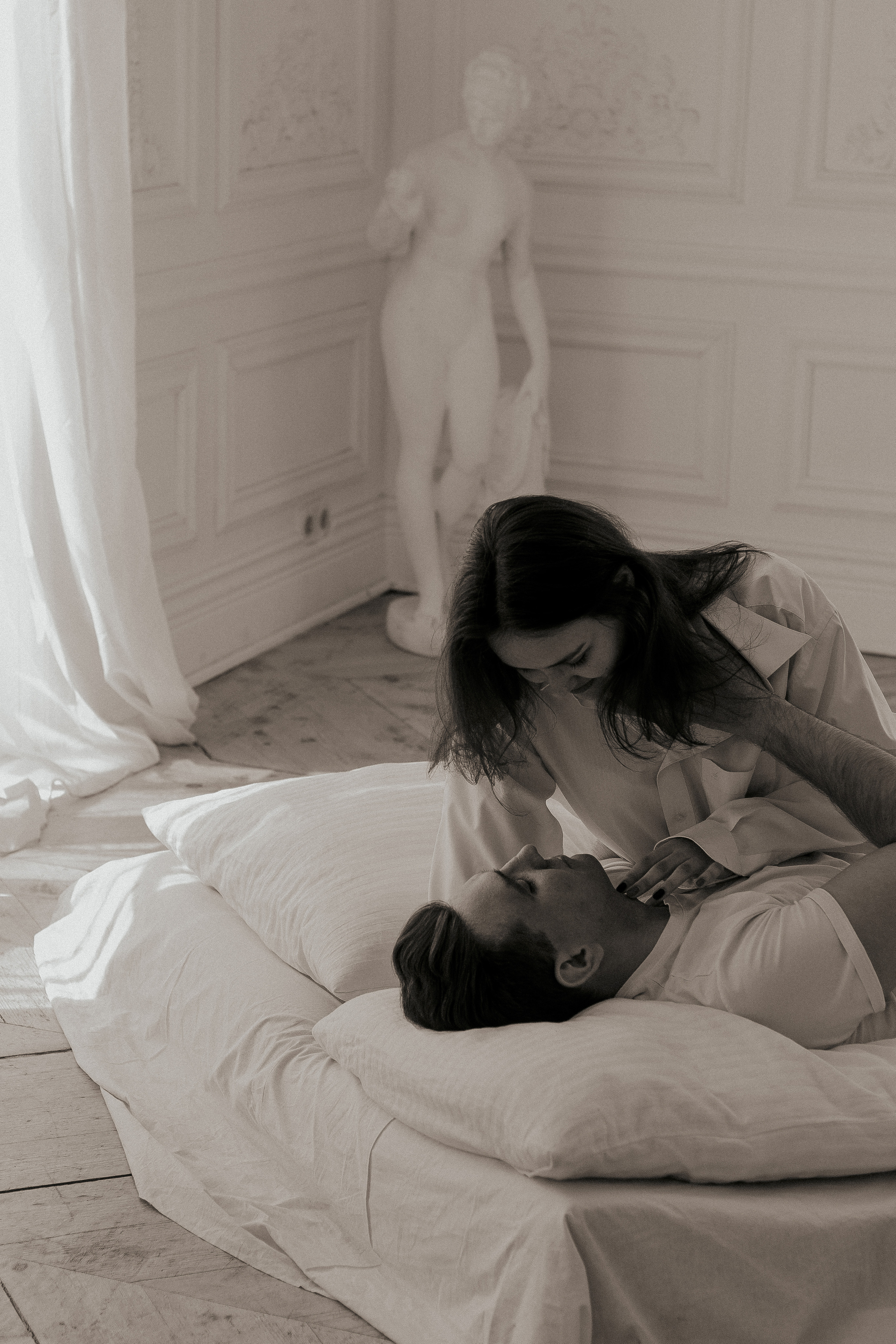 Любовная фотосессия в студии Спб. Фотограф в Санкт-Петербурге Лиза Семченкова