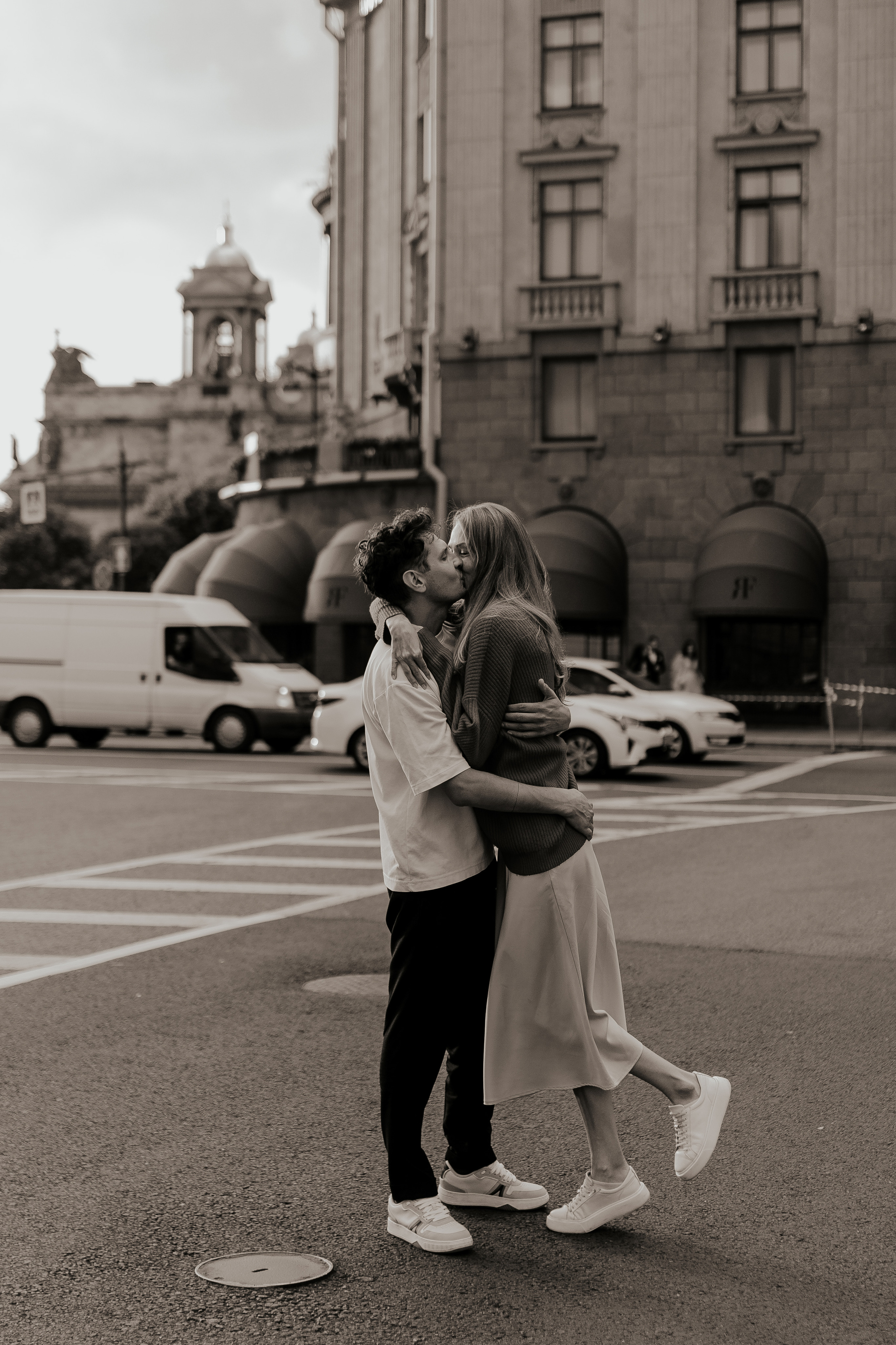 Прогулка влюбленных на кораблике по рекам и каналам. Фотограф в Санкт-Петербурге Лиза Семченкова