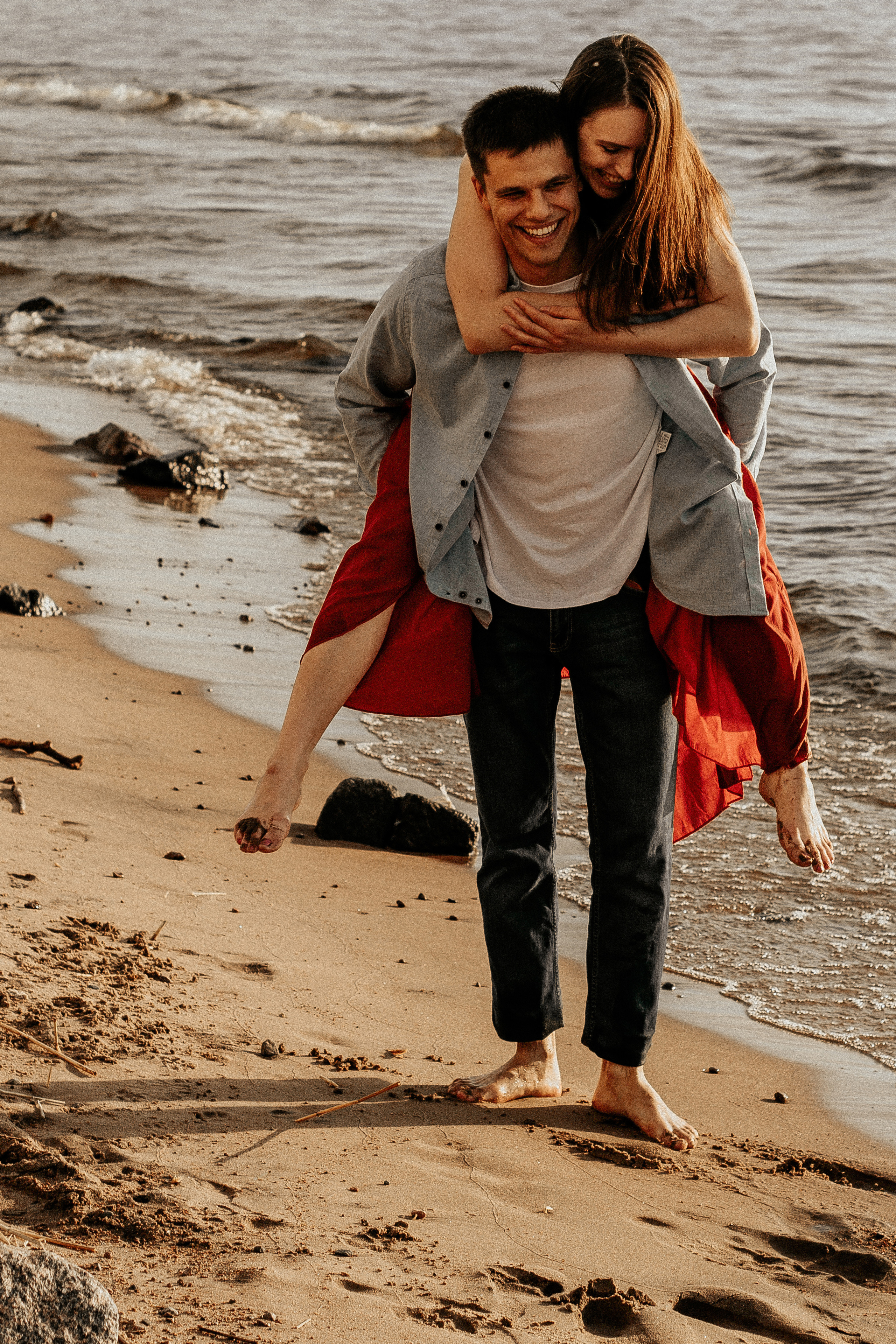 Лавстори на заливе в Петербурге. Фотограф в Санкт-Петербурге Лиза Семченкова