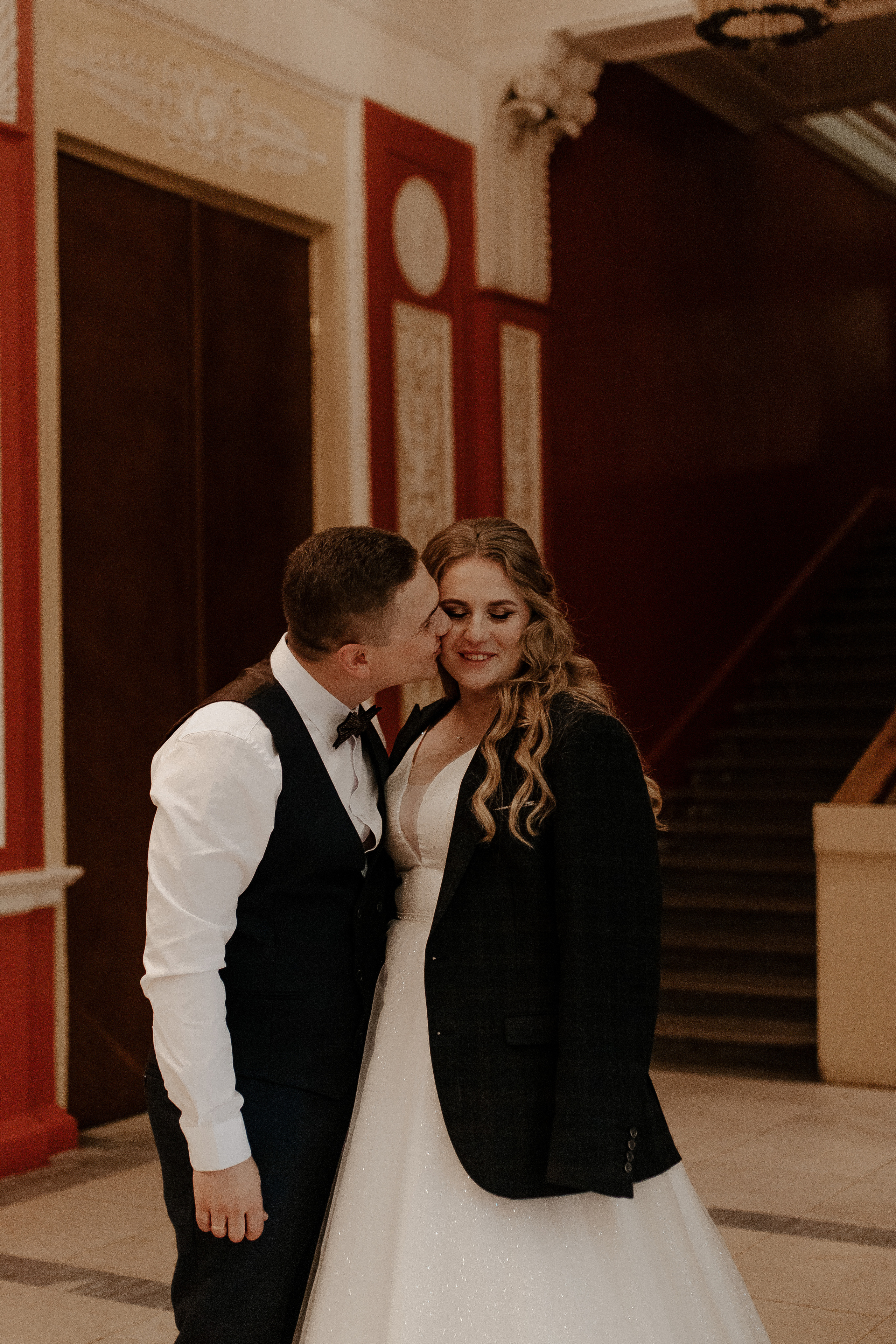 Свадебная съемка в кинотеатре Петербурга. Фотограф в Санкт-Петербурге Лиза Семченкова