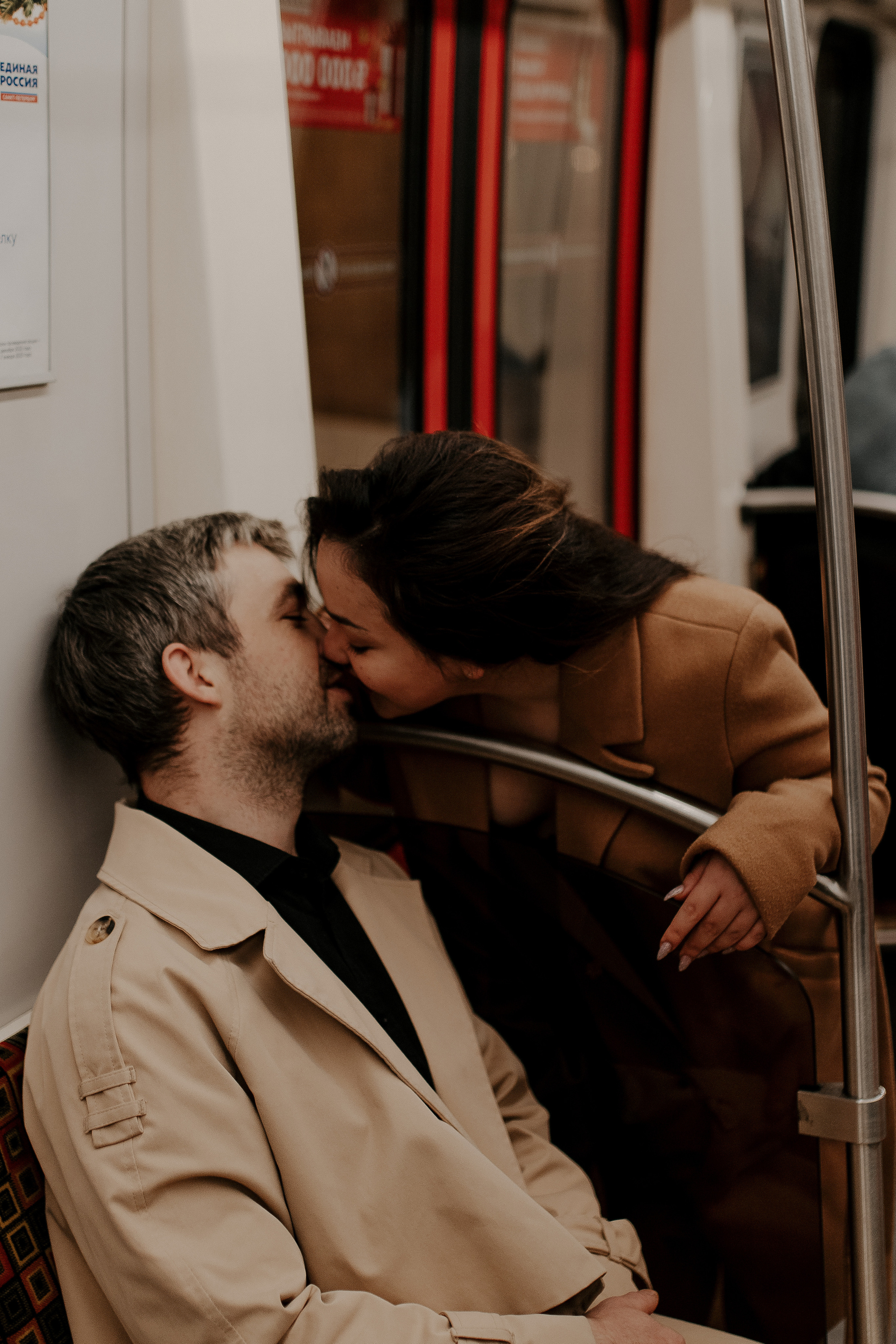 Lovestory в метро Петербурга. Фотограф в Санкт-Петербурге Лиза Семченкова