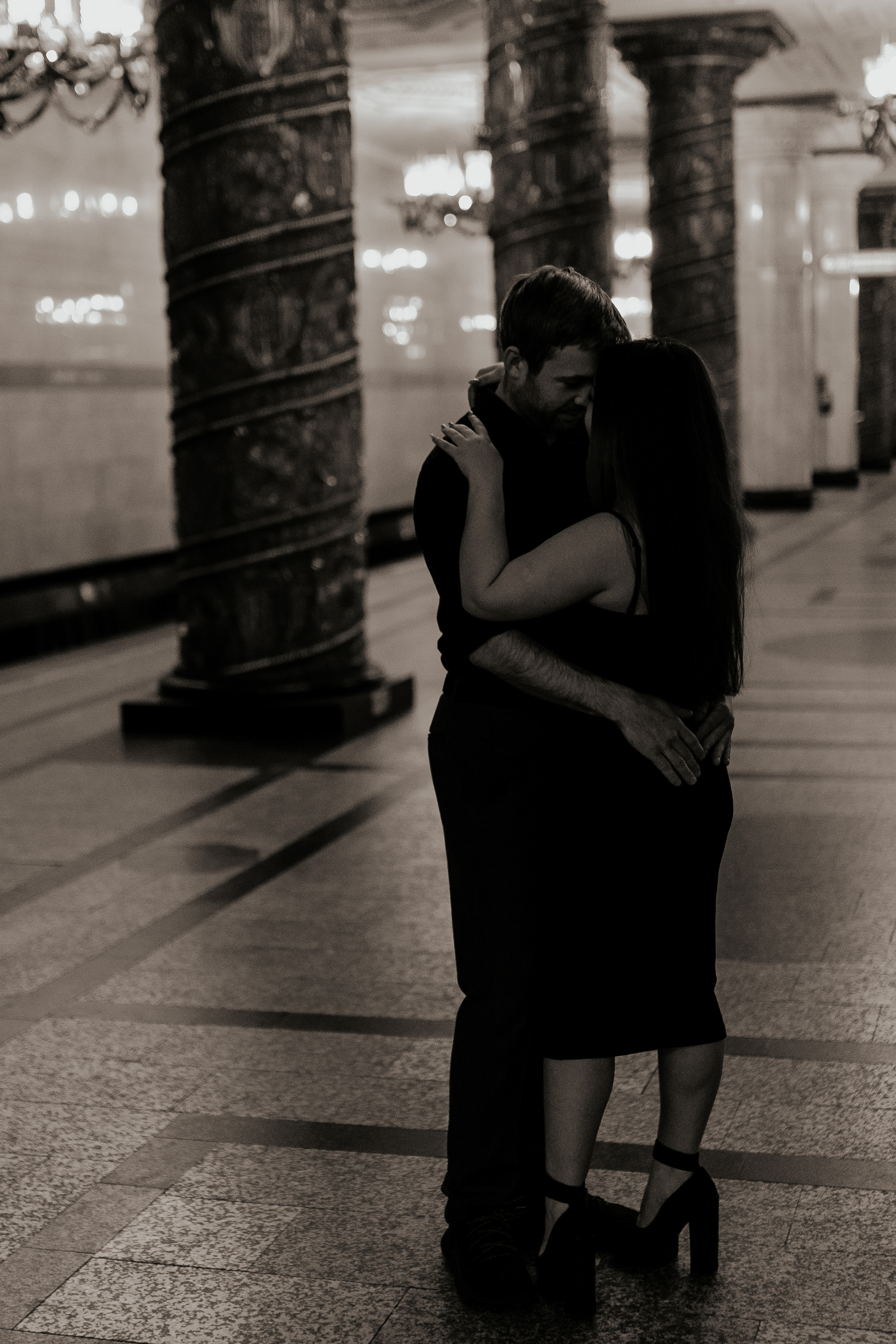 Lovestory в метро Петербурга. Фотограф в Санкт-Петербурге Лиза Семченкова