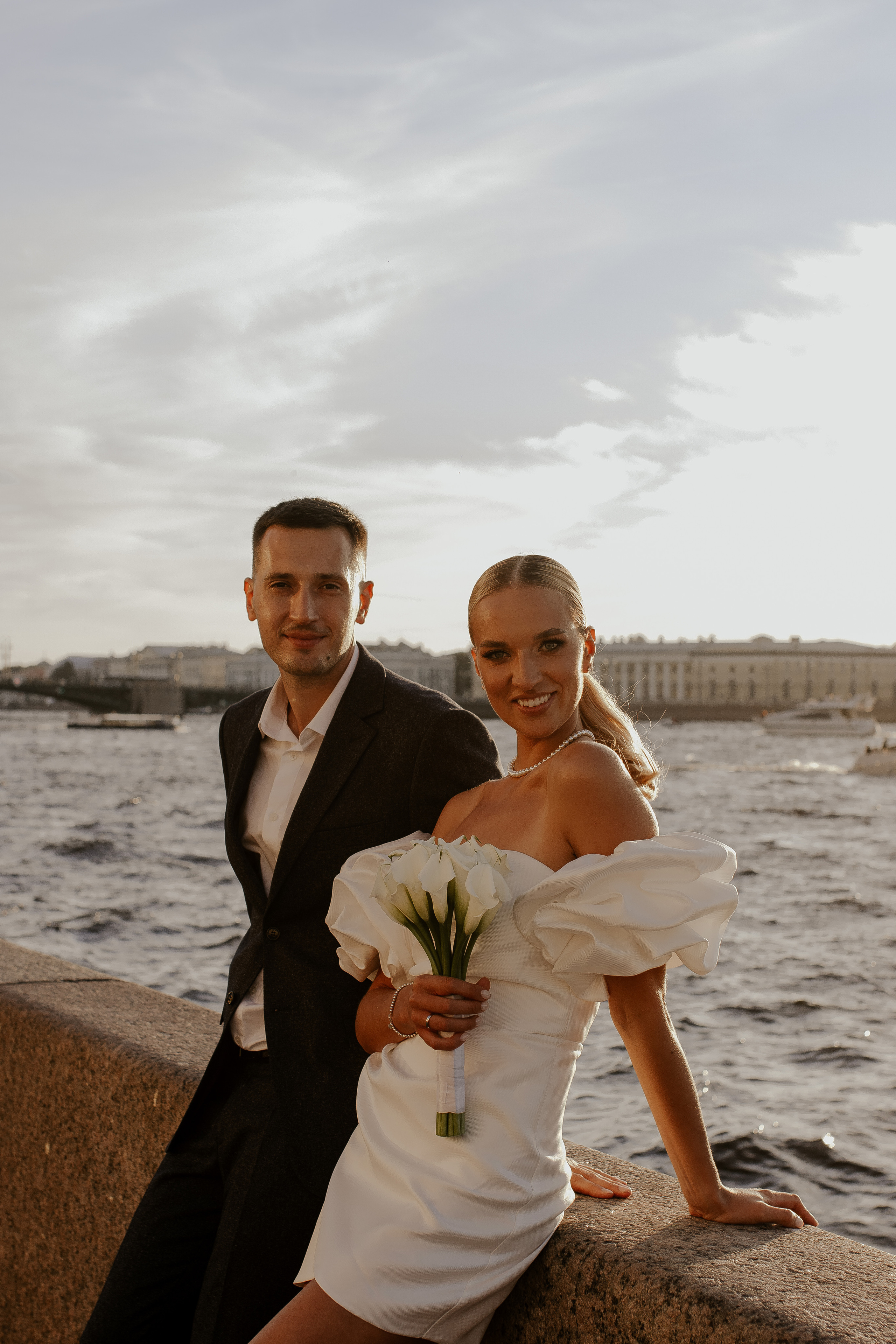 Свадебная прогулка по улицам Петербурга. Фотограф в Санкт-Петербурге Лиза Семченкова