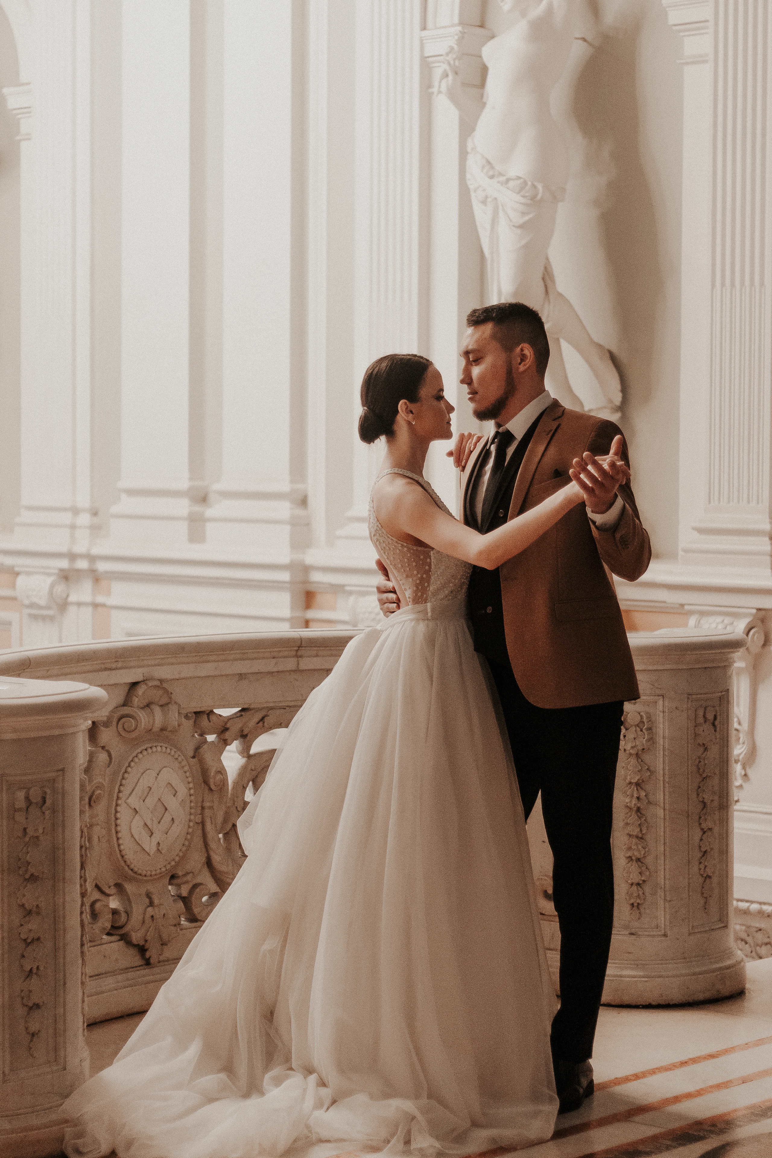 Нежная свадебная история в первом дворце Петербурга. Фотограф в Санкт-Петербурге Лиза Семченкова