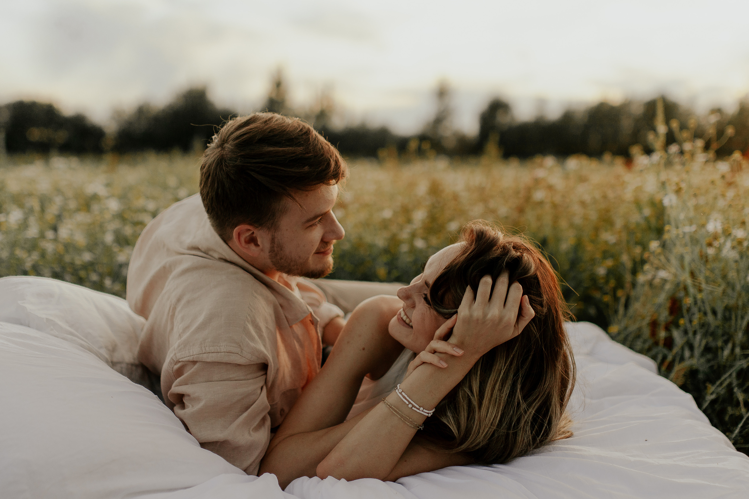 Нежная история любви в поле. Фотограф в Санкт-Петербурге Лиза Семченкова