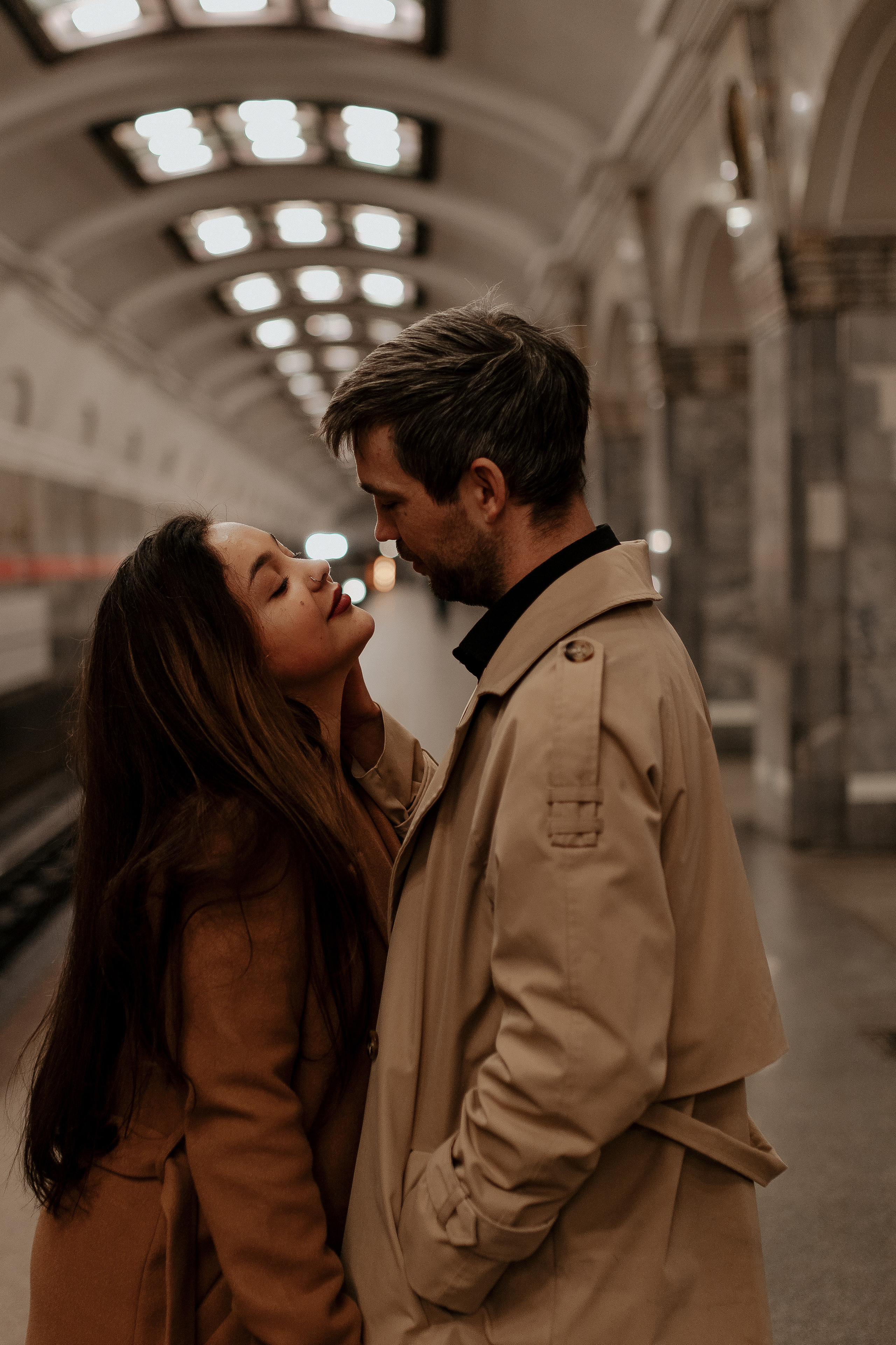 Lovestory в метро Петербурга. Фотограф в Санкт-Петербурге Лиза Семченкова