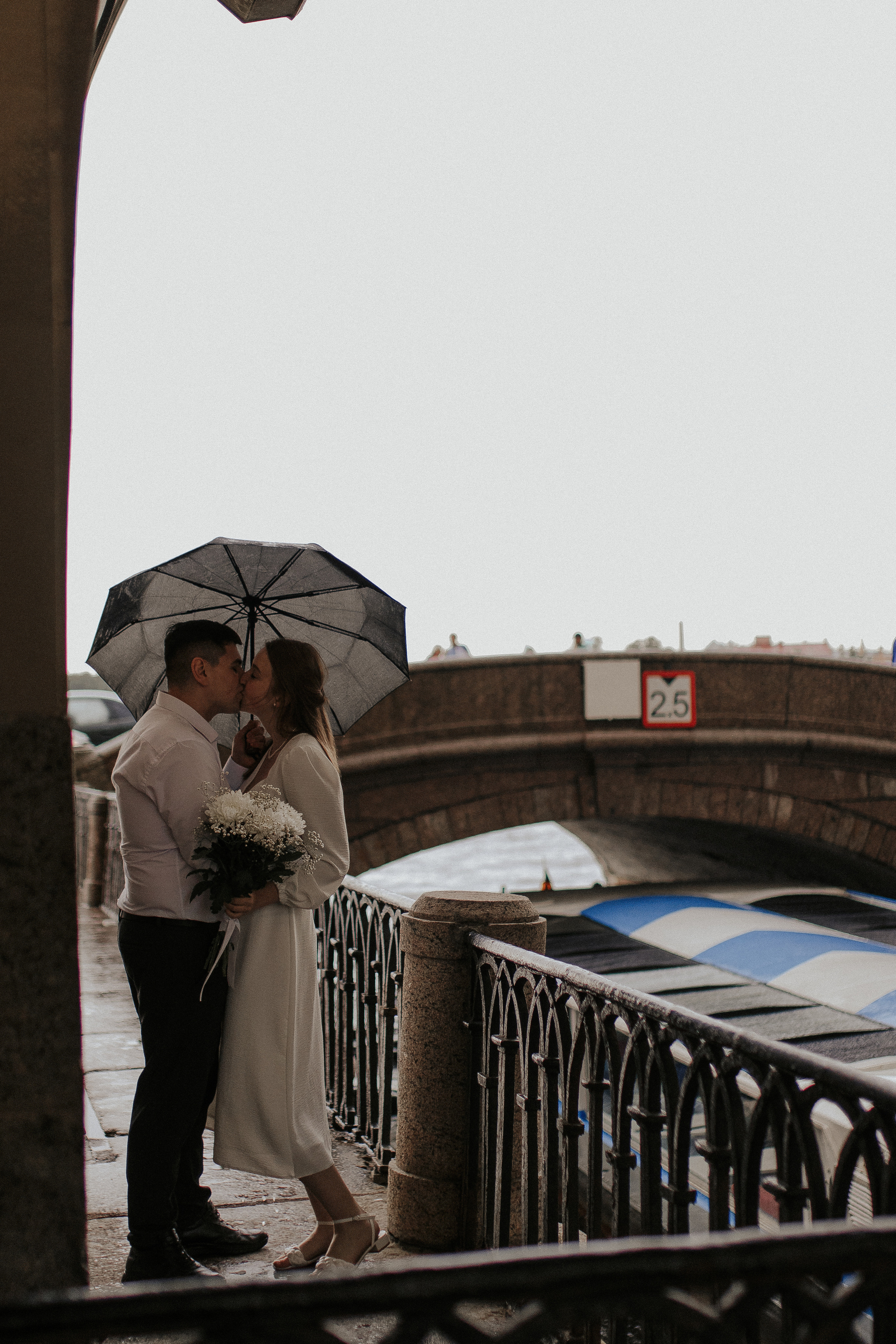 Свадебная история в центре Петербурга. Фотограф в Санкт-Петербурге Лиза Семченкова
