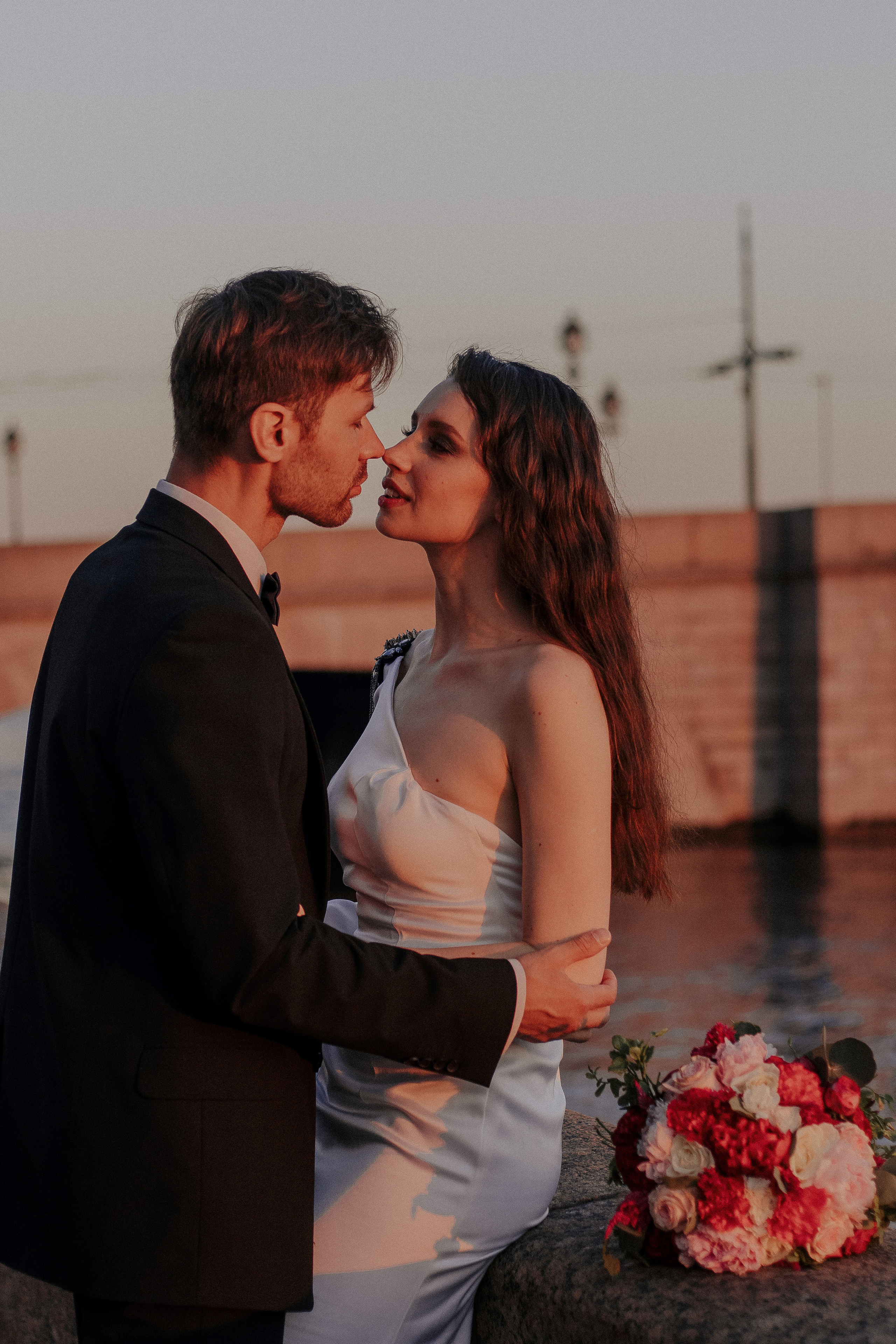 Свадьба на рассвете в Петербурге. Фотограф в Санкт-Петербурге Лиза Семченкова