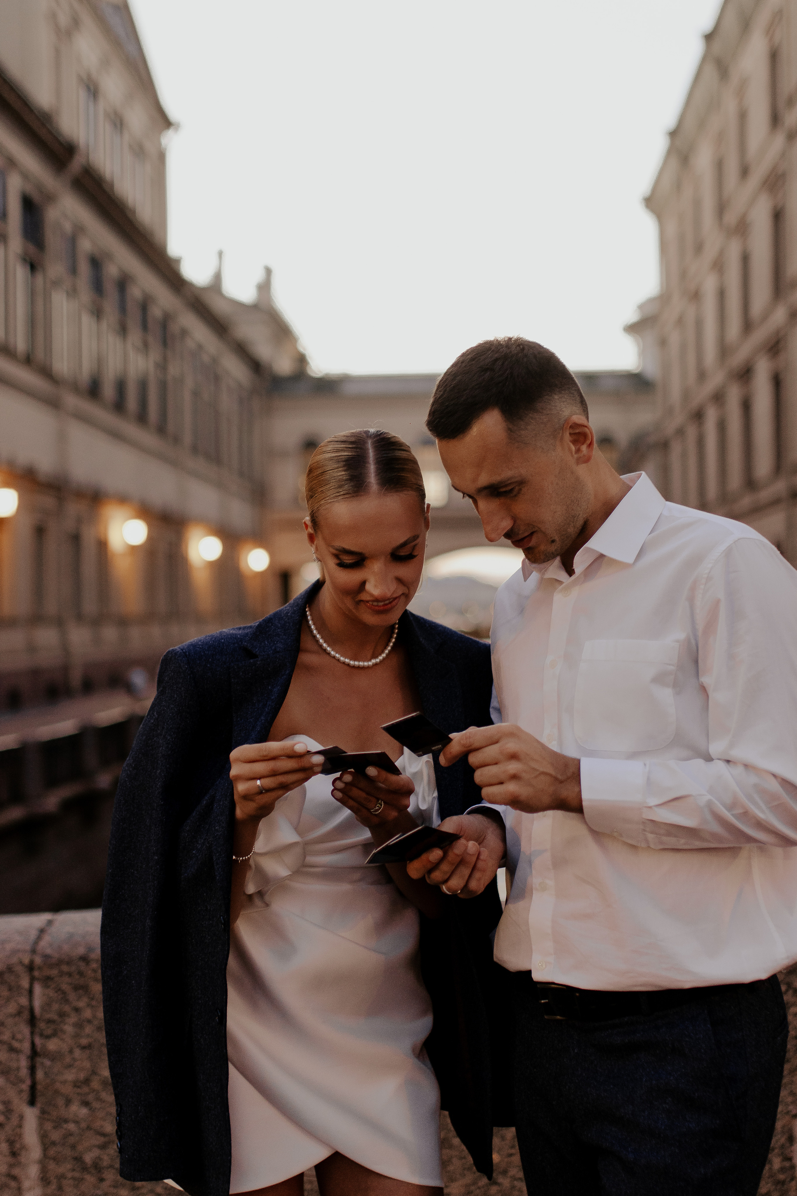 Свадебная прогулка по улицам Петербурга. Фотограф в Санкт-Петербурге Лиза Семченкова