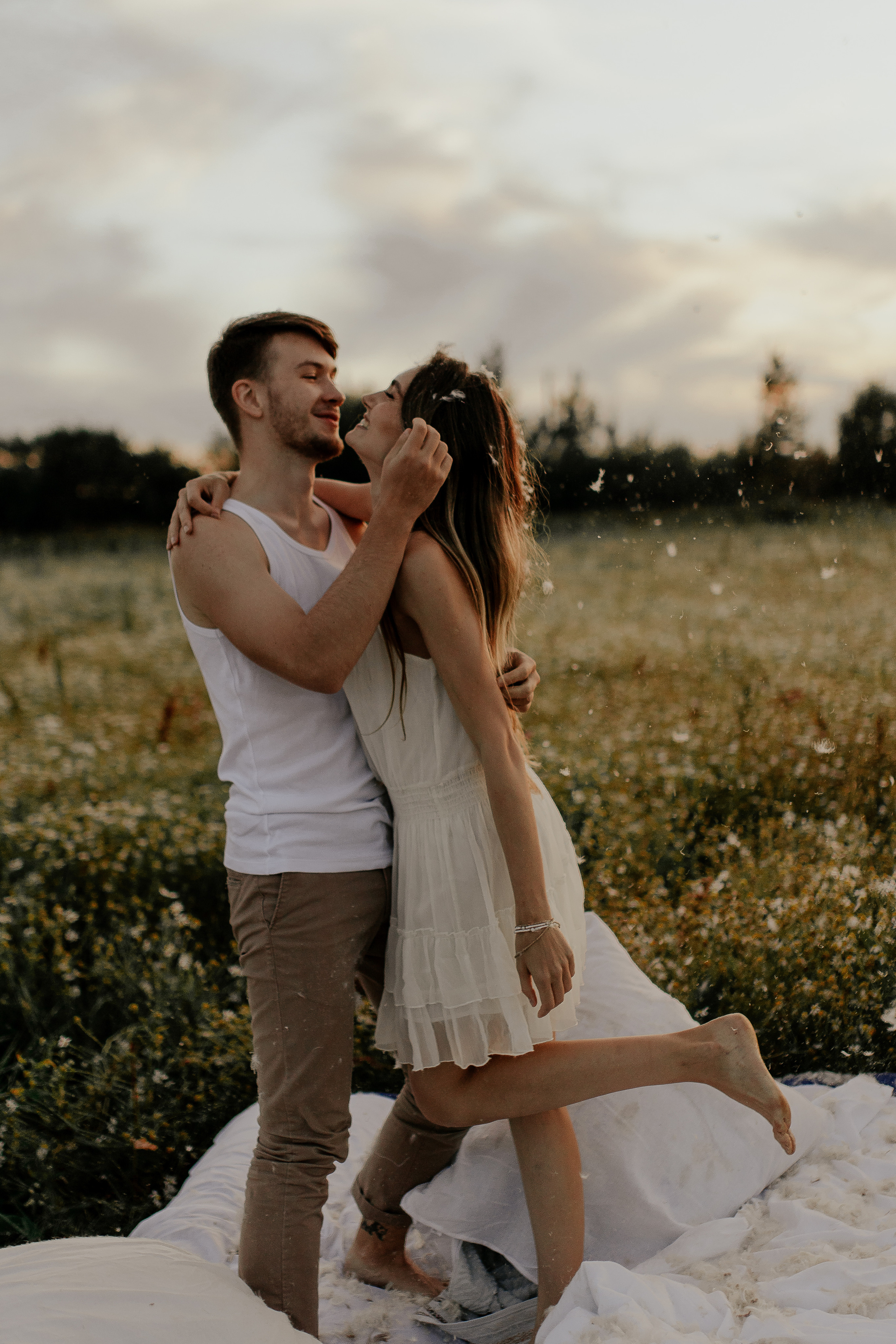 Нежная история любви в поле. Фотограф в Санкт-Петербурге Лиза Семченкова