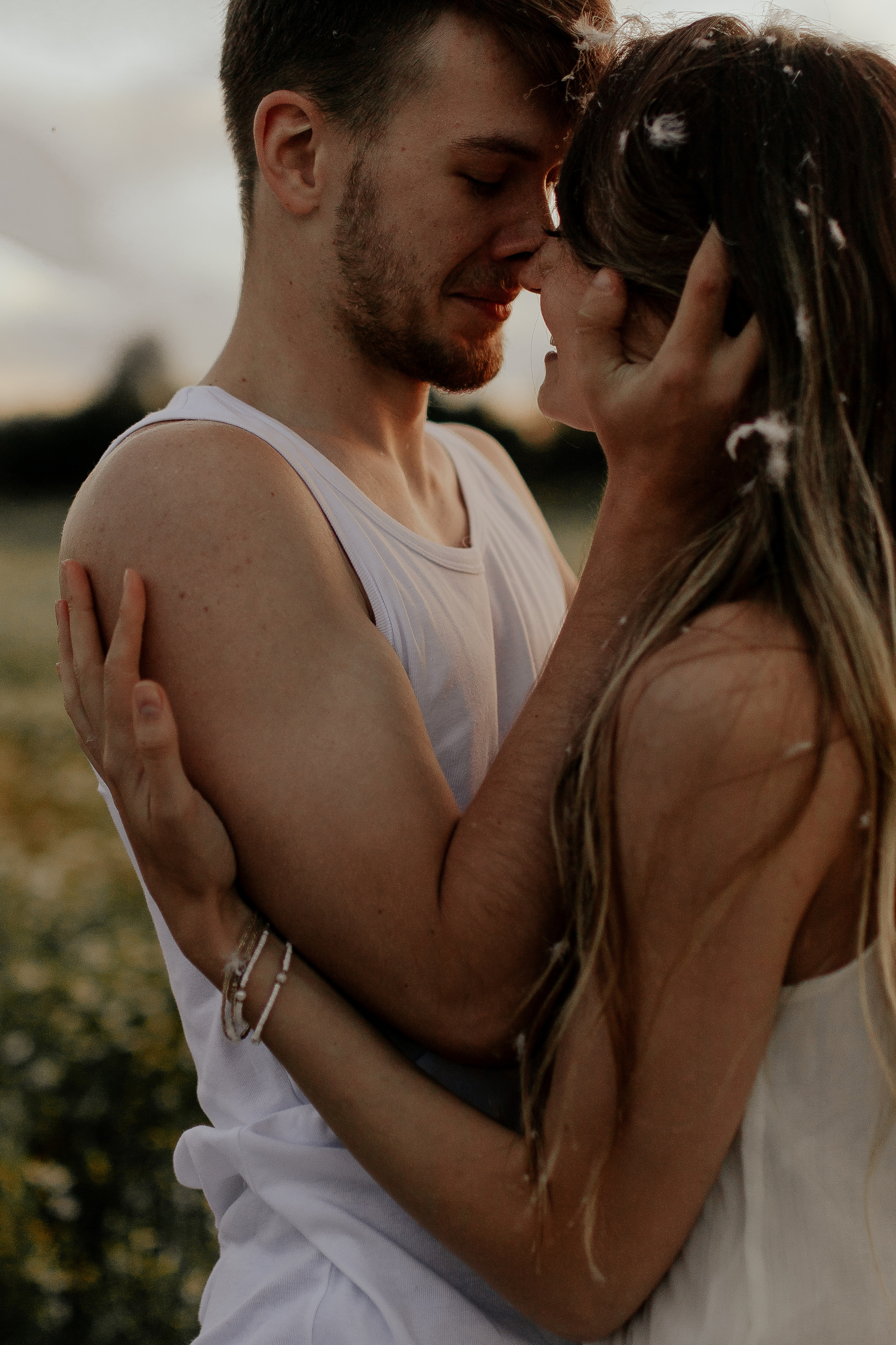 Нежная история любви в поле. Фотограф в Санкт-Петербурге Лиза Семченкова