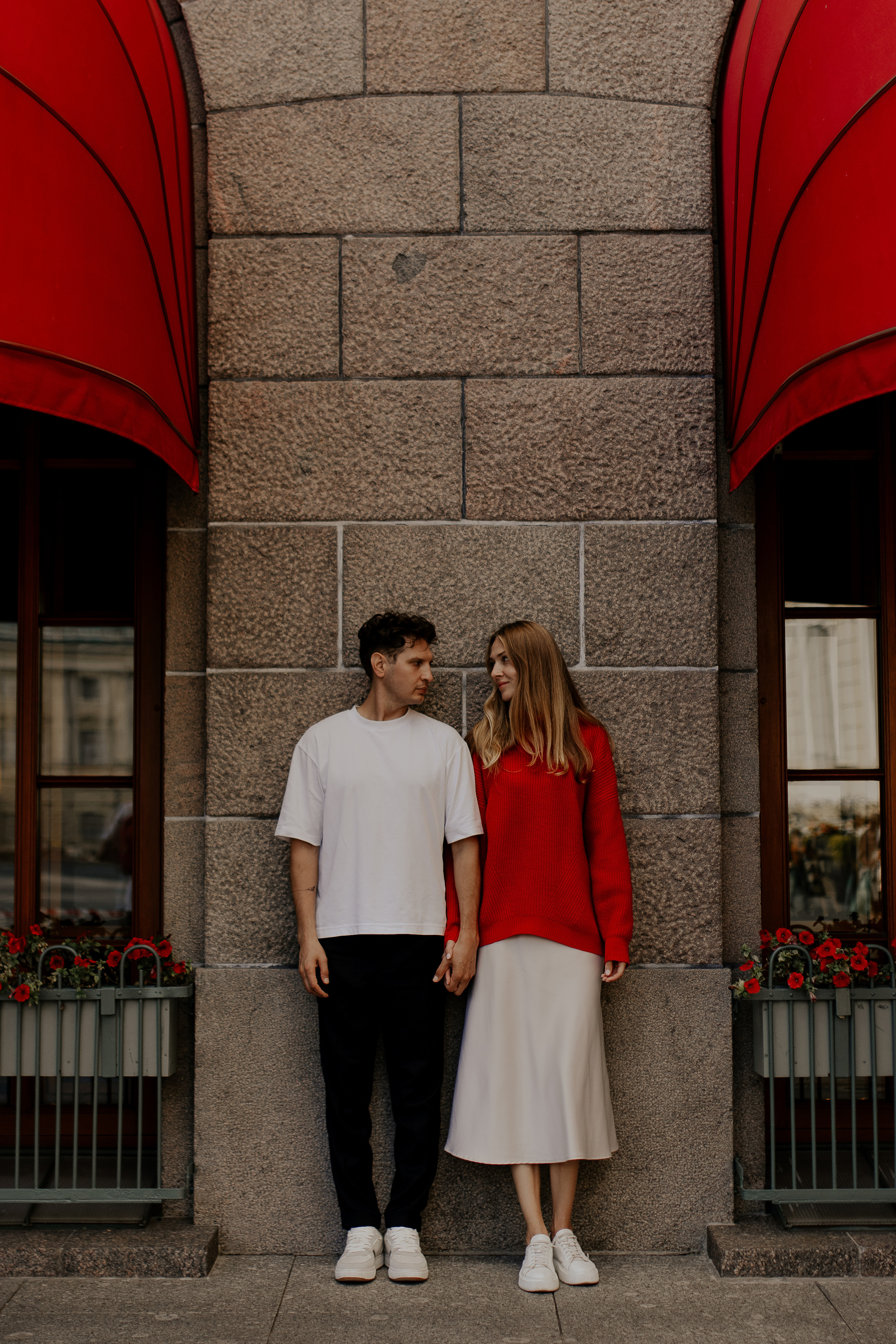 Прогулка влюбленных на кораблике по рекам и каналам. Фотограф в Санкт-Петербурге Лиза Семченкова