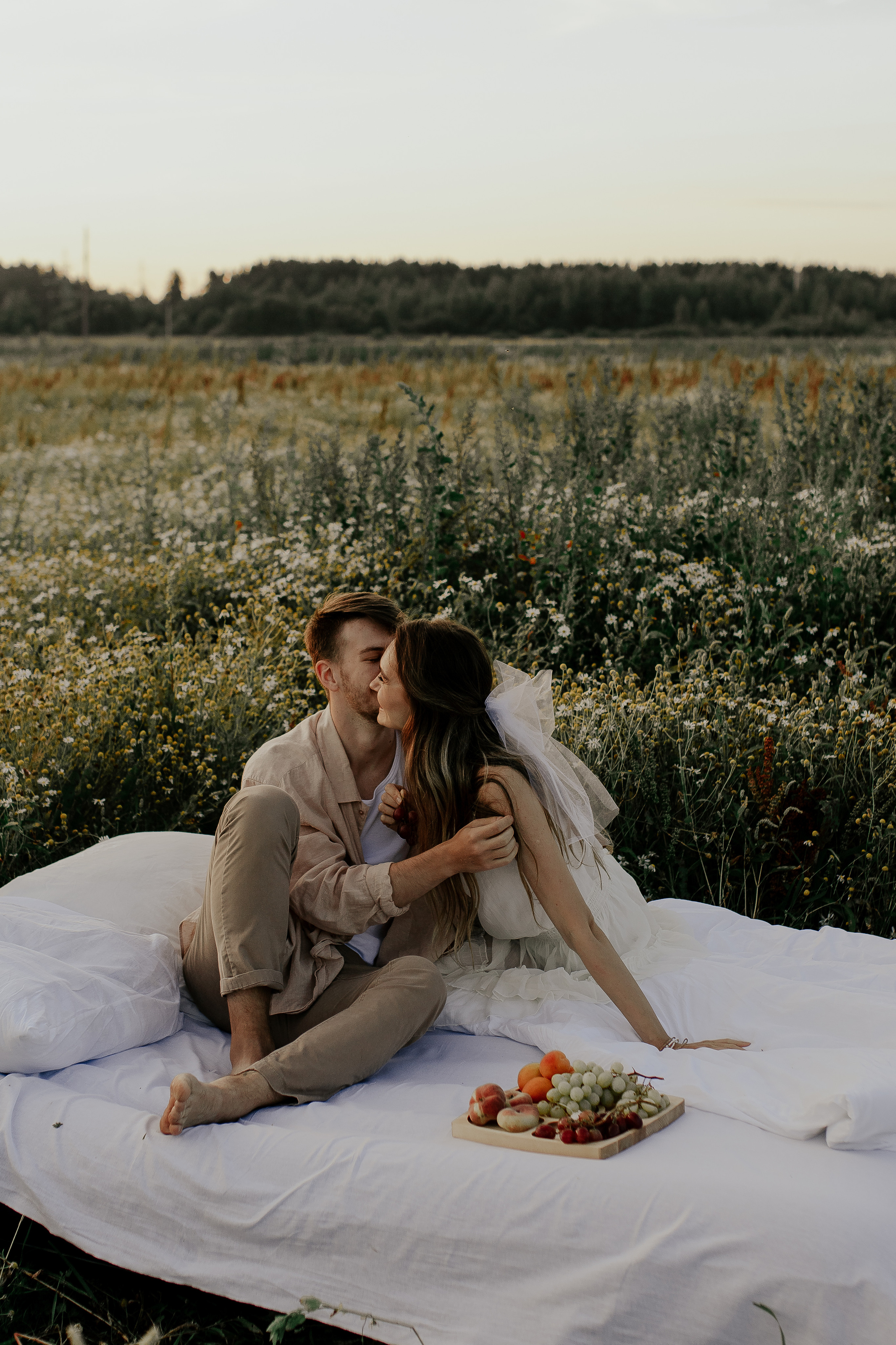 Нежная история любви в поле. Фотограф в Санкт-Петербурге Лиза Семченкова