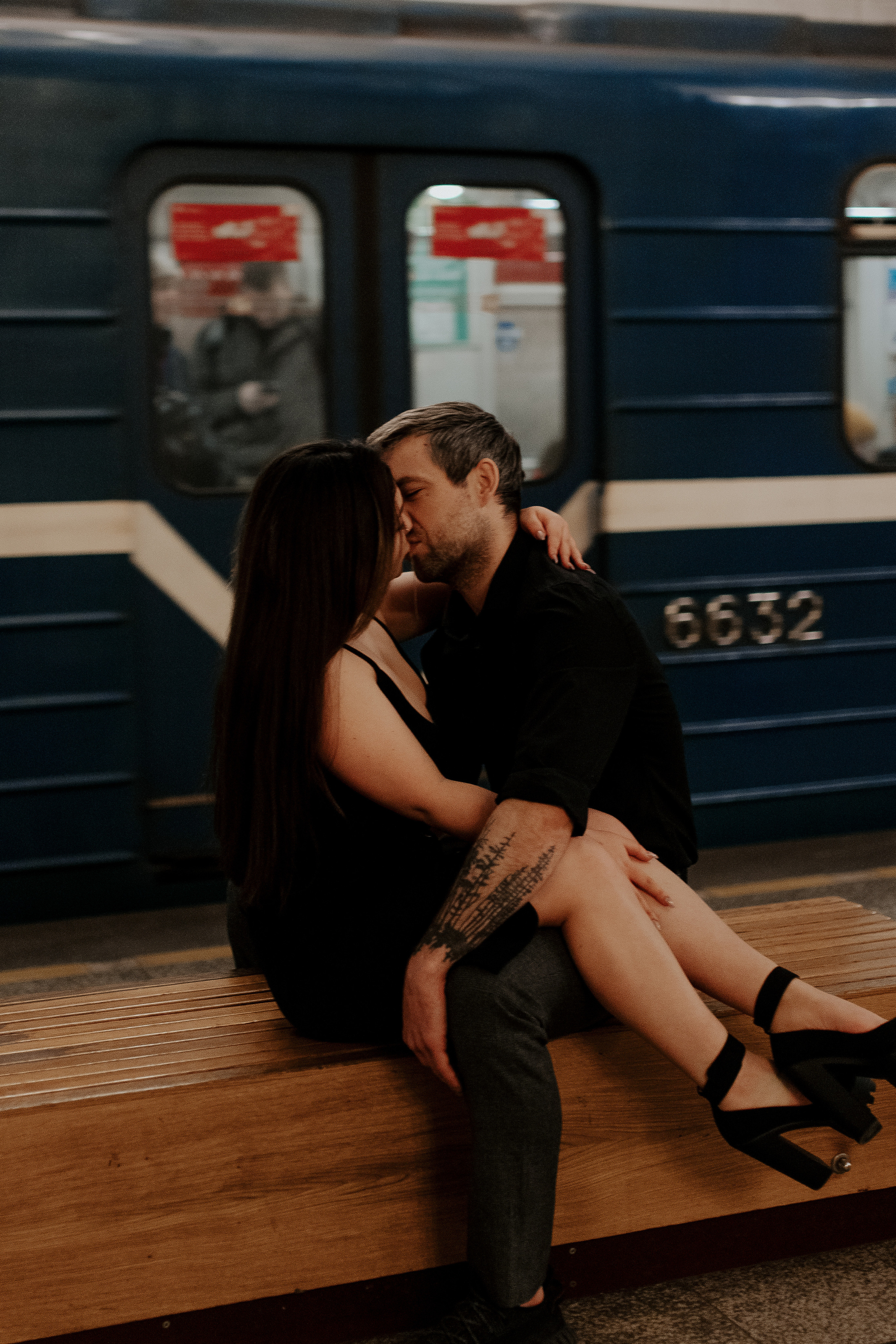 Lovestory в метро Петербурга. Фотограф в Санкт-Петербурге Лиза Семченкова