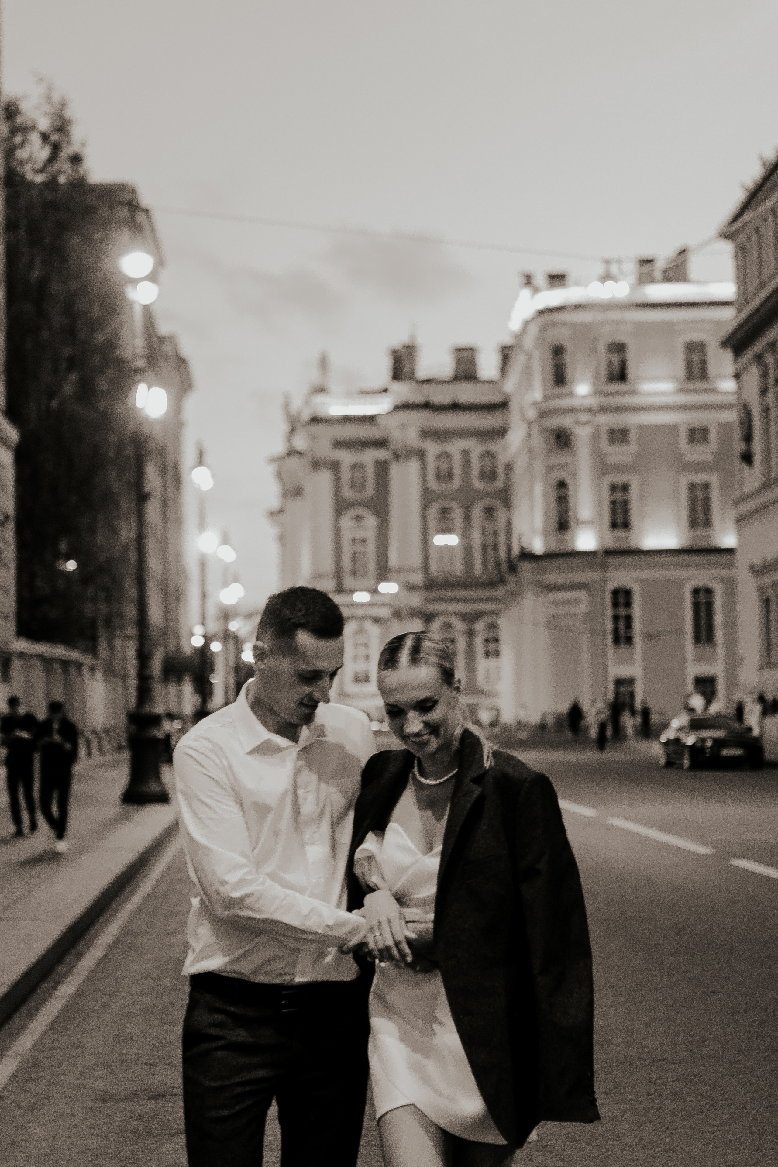 Свадебная прогулка по улицам Петербурга. Фотограф в Санкт-Петербурге Лиза Семченкова