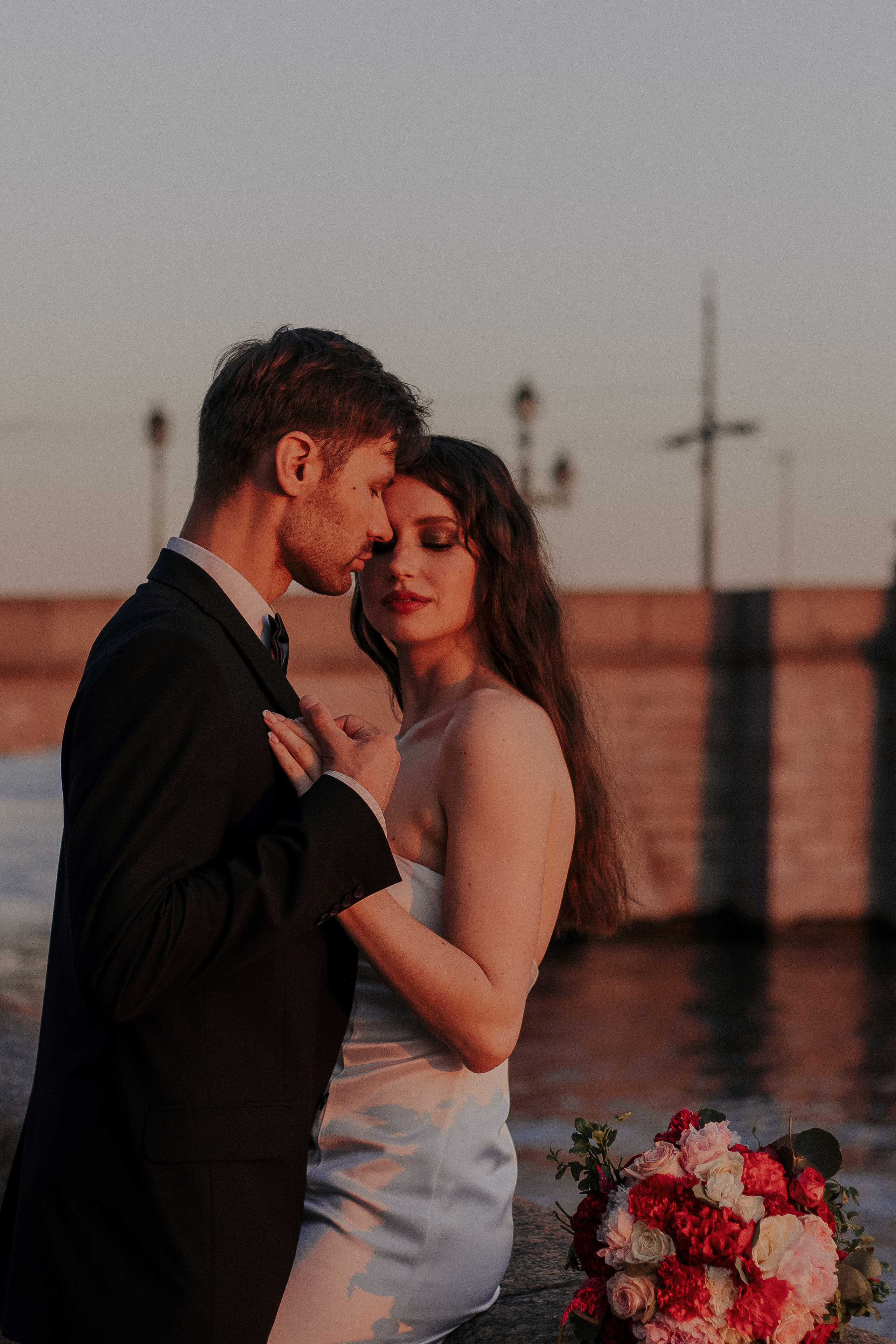 Свадьба на рассвете в Петербурге. Фотограф в Санкт-Петербурге Лиза Семченкова