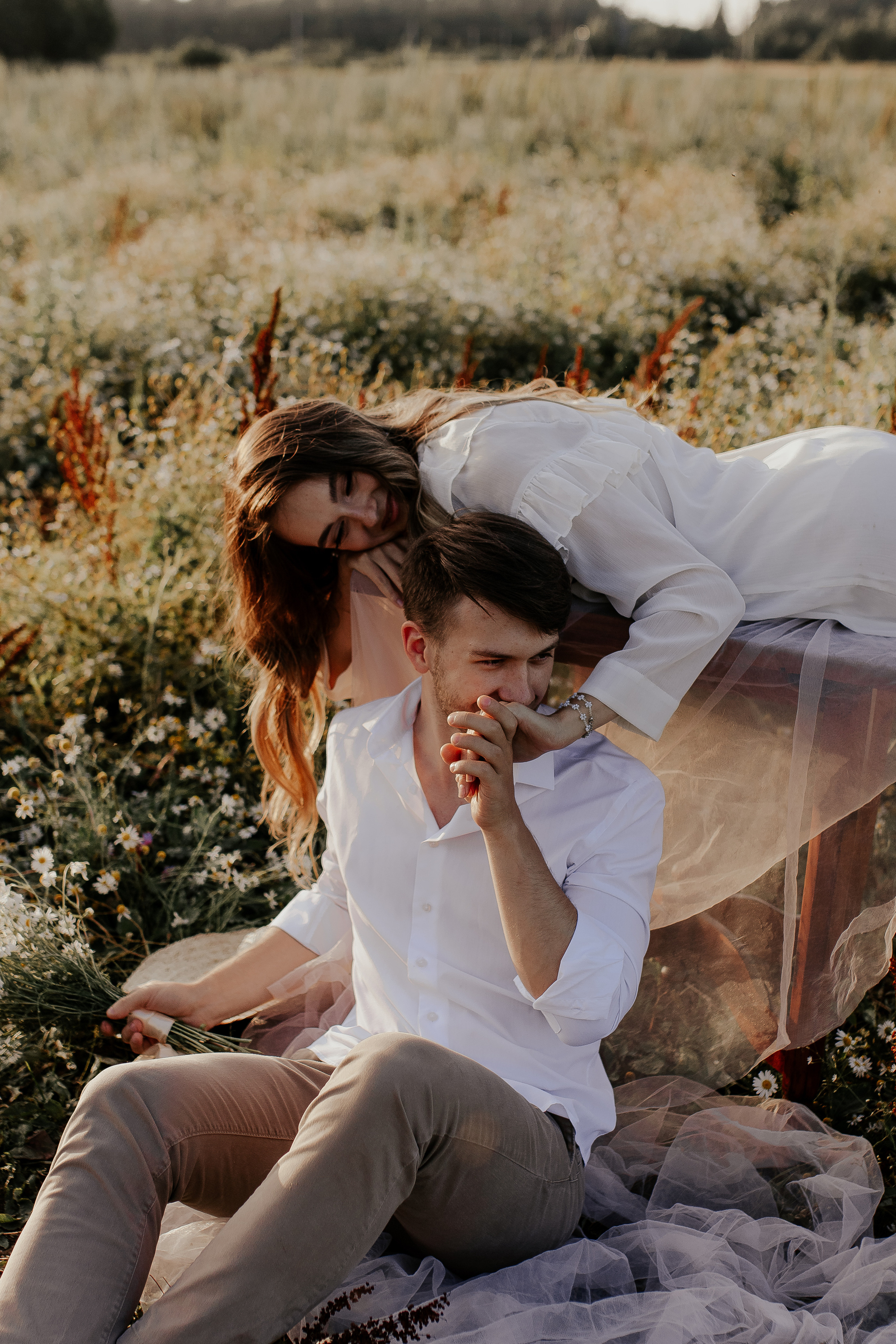 Нежная история любви в поле. Фотограф в Санкт-Петербурге Лиза Семченкова