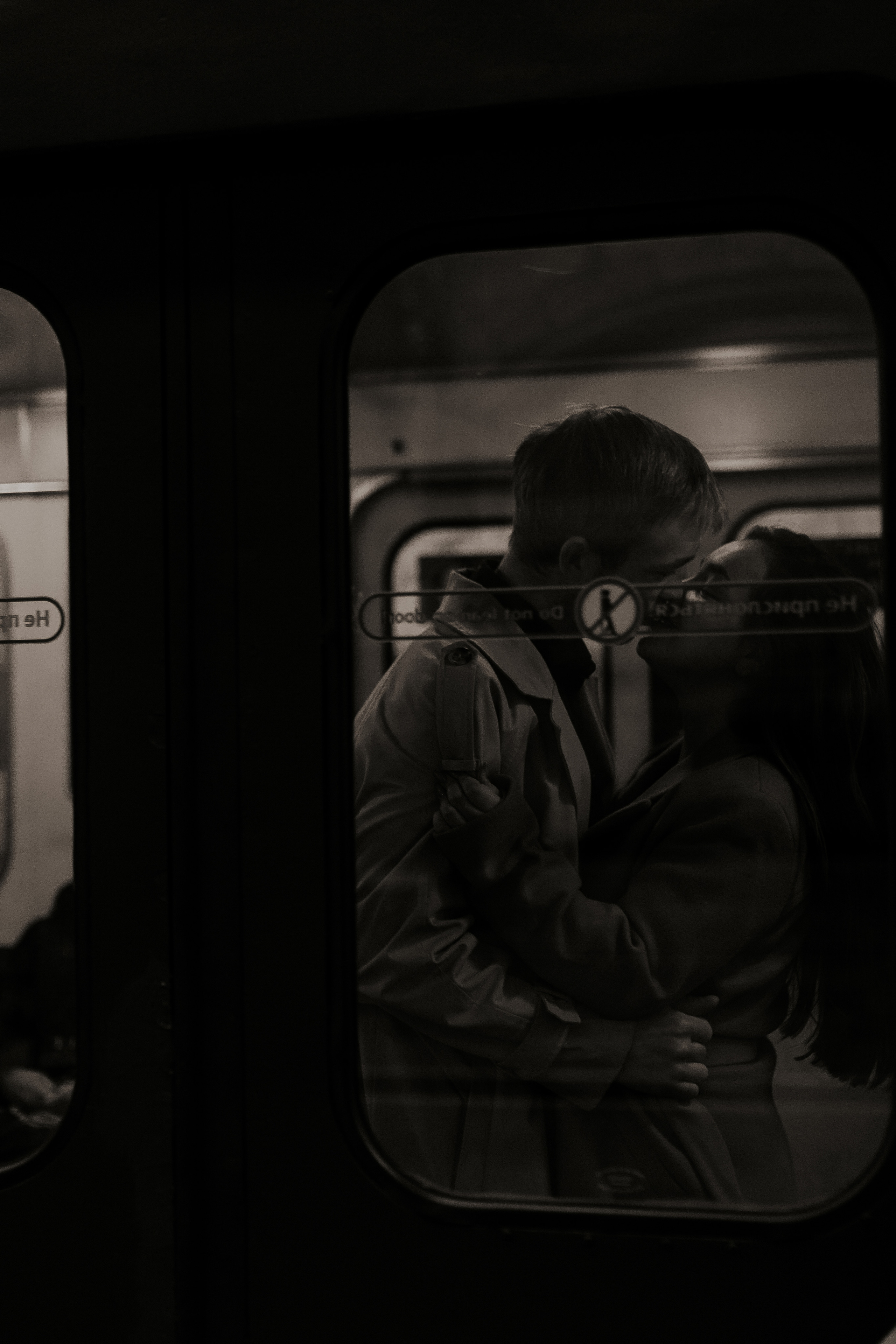 Lovestory в метро Петербурга. Фотограф в Санкт-Петербурге Лиза Семченкова