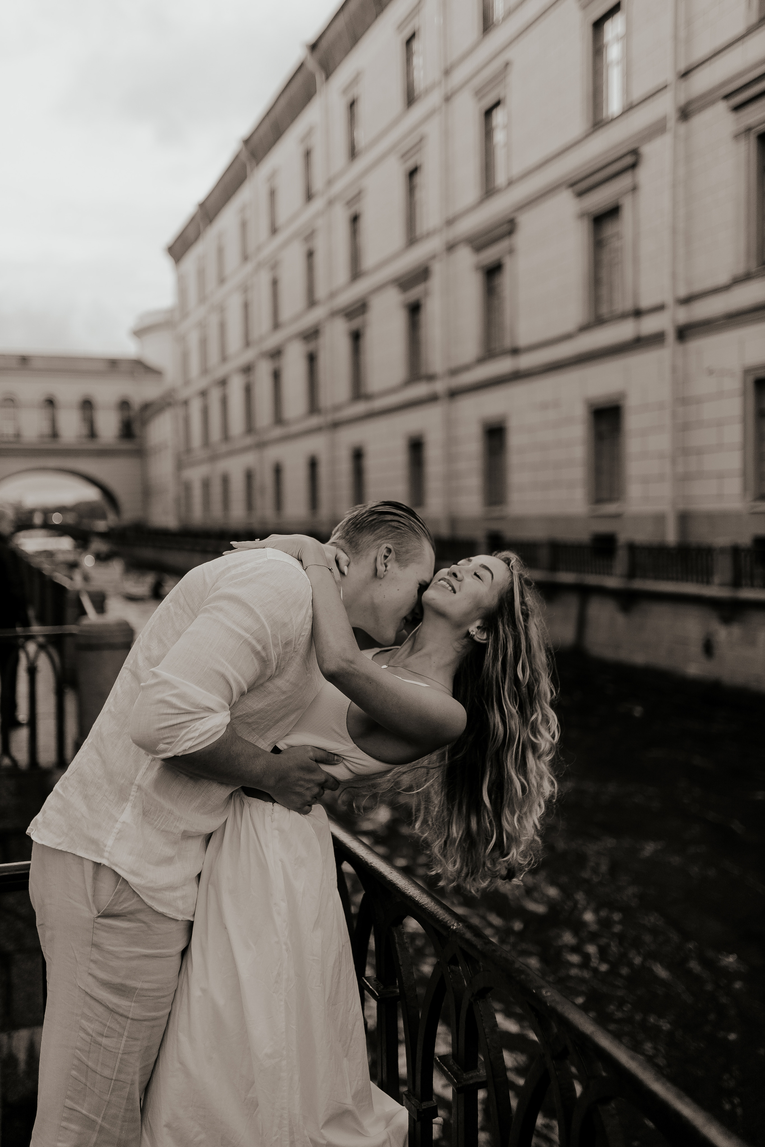 Любовь на улицах Петербурга. Фотограф в Санкт-Петербурге Лиза Семченкова