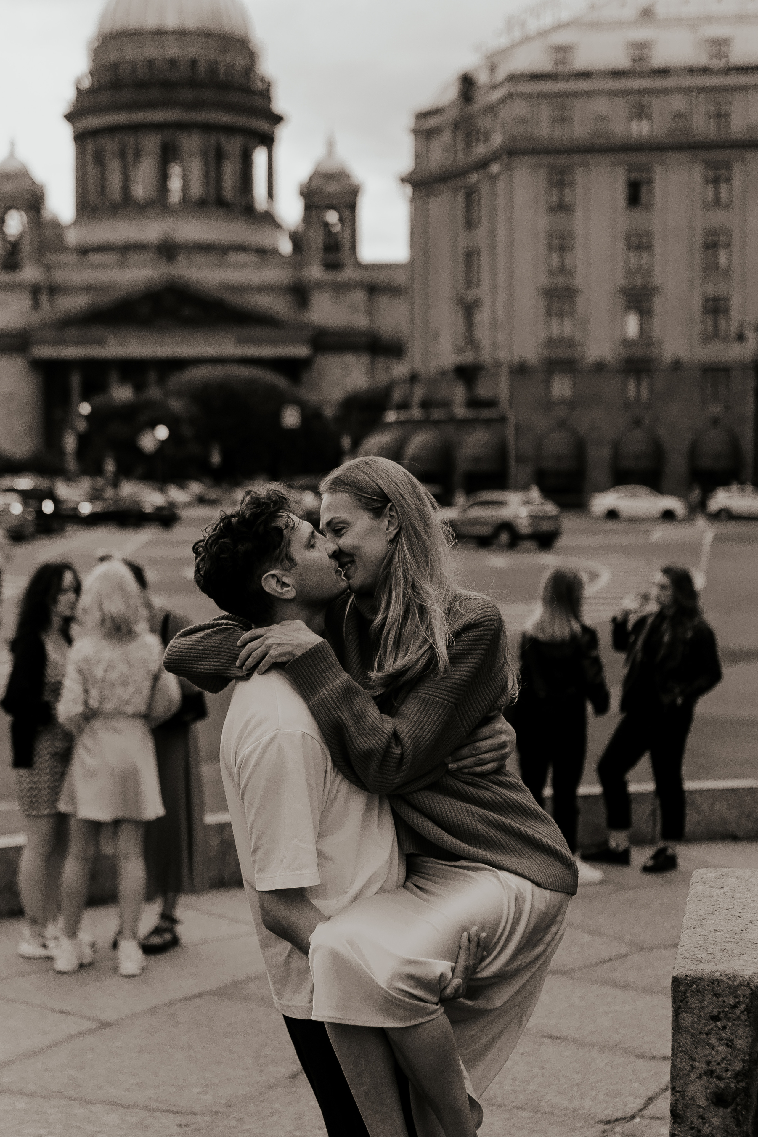 Прогулка влюбленных на кораблике по рекам и каналам. Фотограф в Санкт-Петербурге Лиза Семченкова