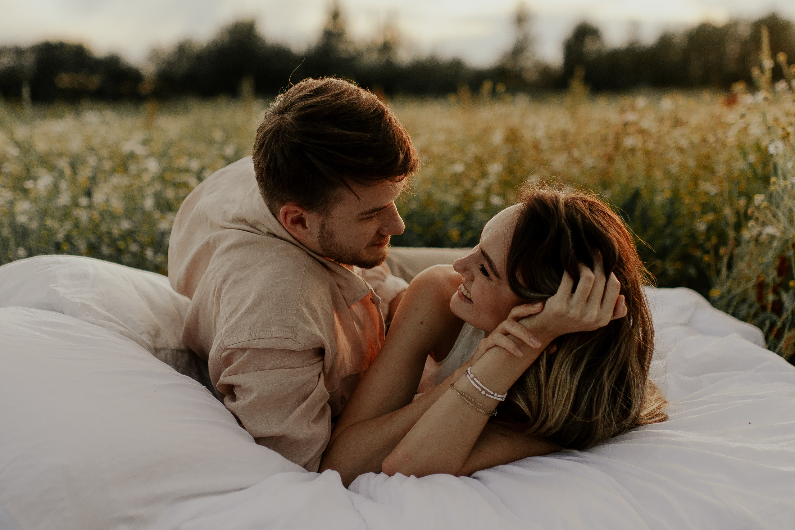 Нежная история любви в поле. Фотограф в Санкт-Петербурге Лиза Семченкова