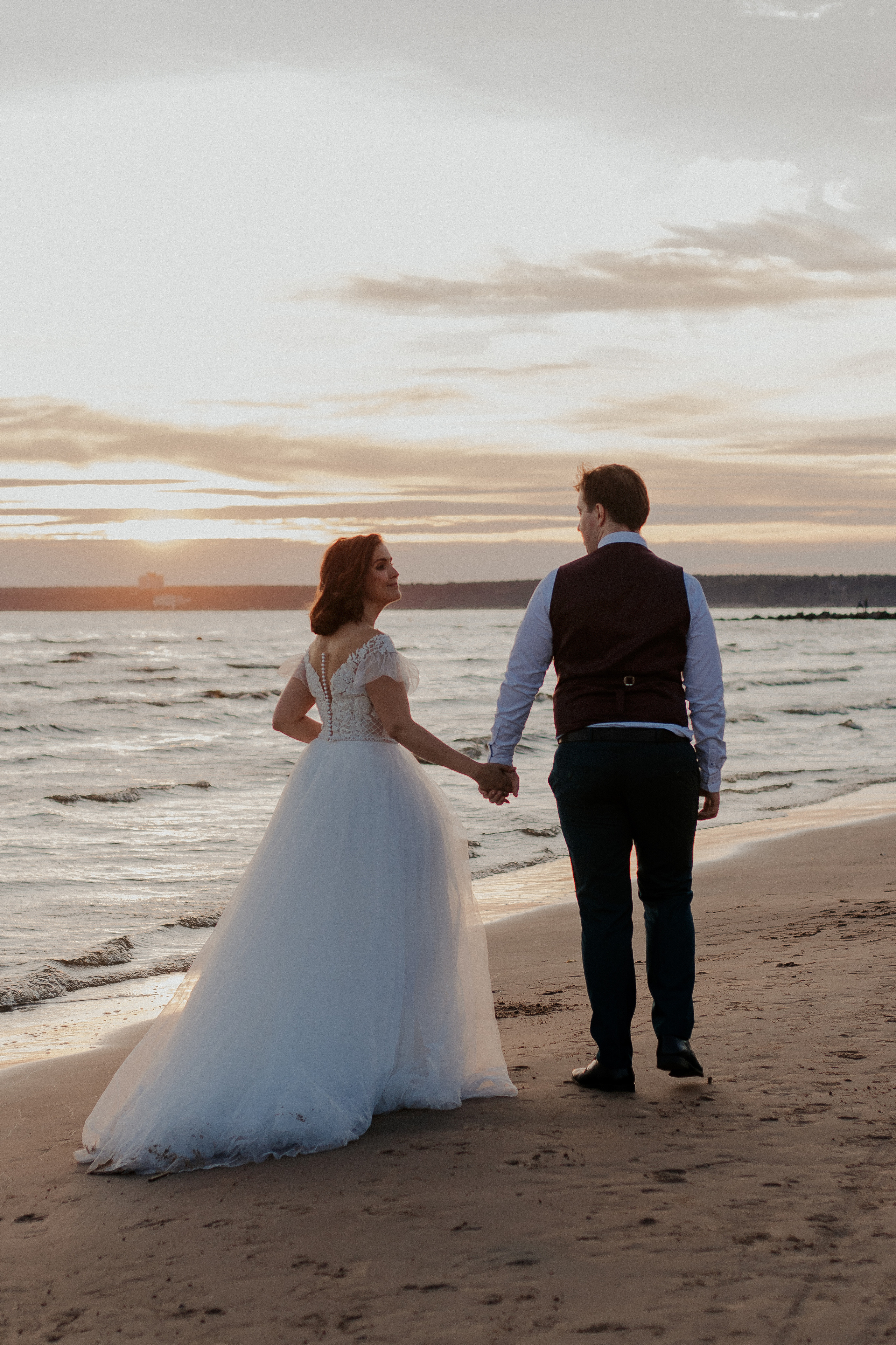 Свадебная фотосессия только для двоих на заливе. Фотограф в Санкт-Петербурге Лиза Семченкова
