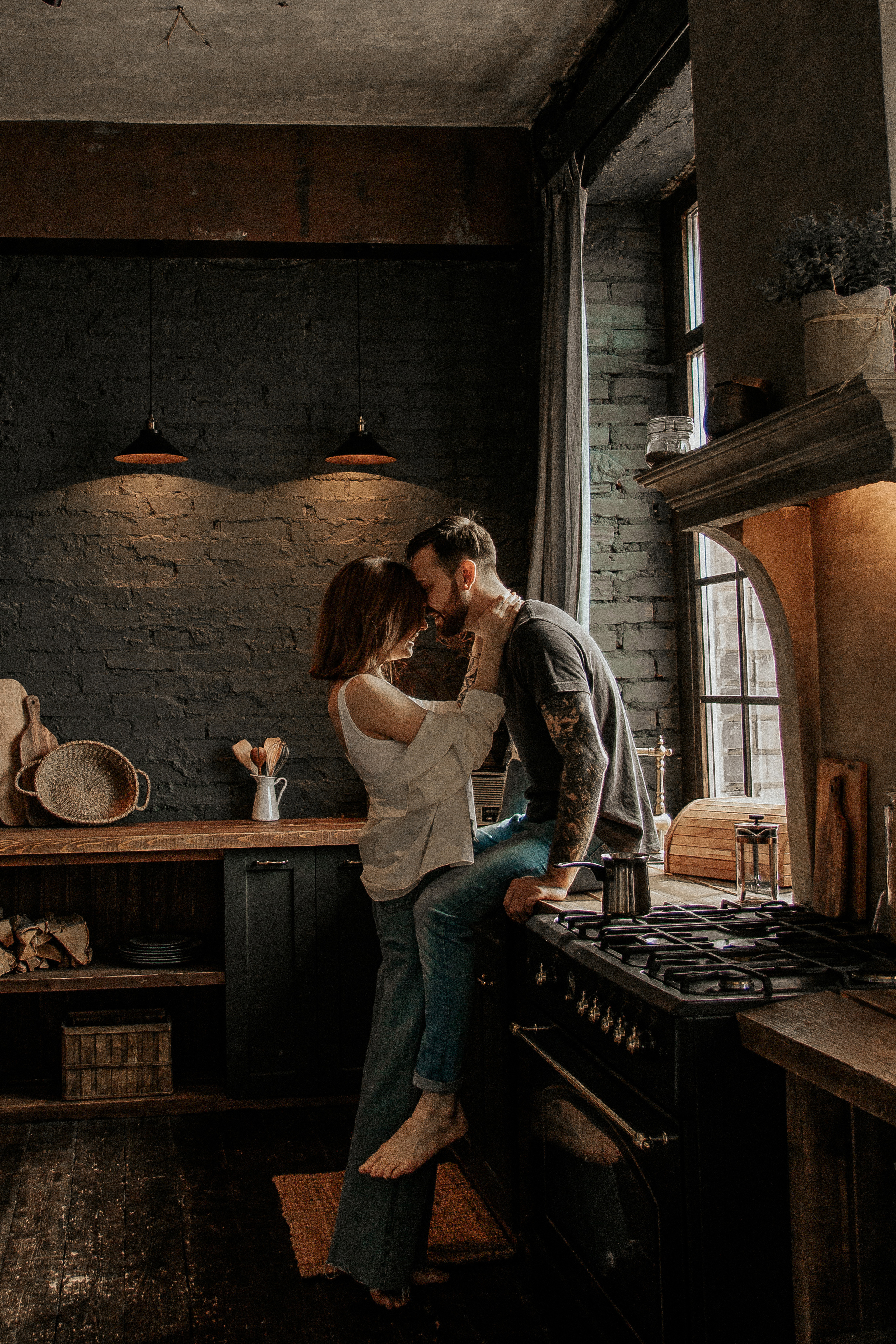 Лайфстайл фотосессия для двоих на кухне. Фотограф в Санкт-Петербурге Лиза Семченкова