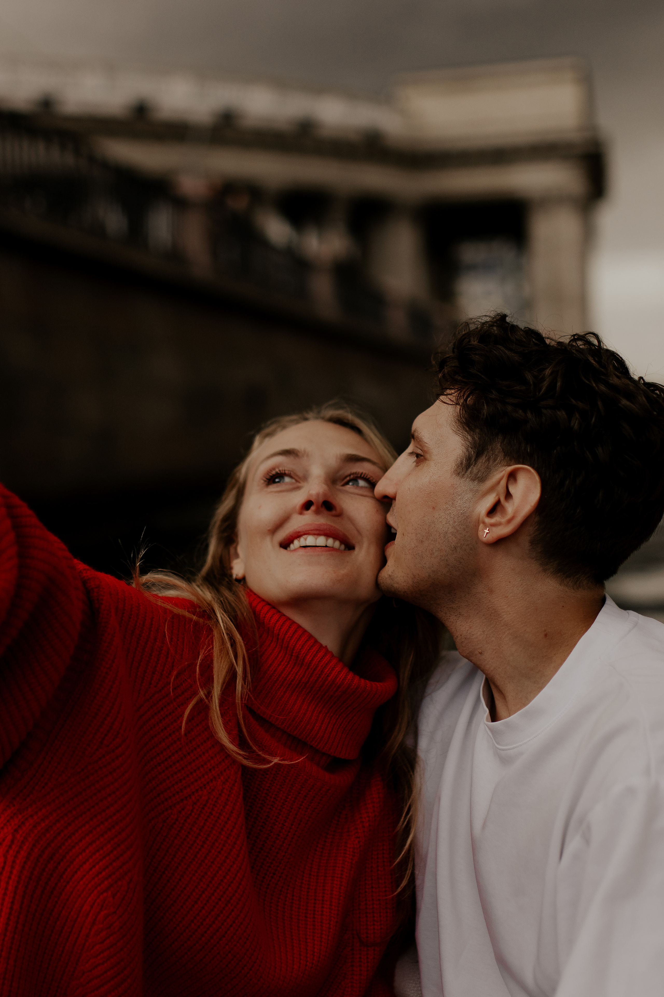 Прогулка влюбленных на кораблике по рекам и каналам. Фотограф в Санкт-Петербурге Лиза Семченкова