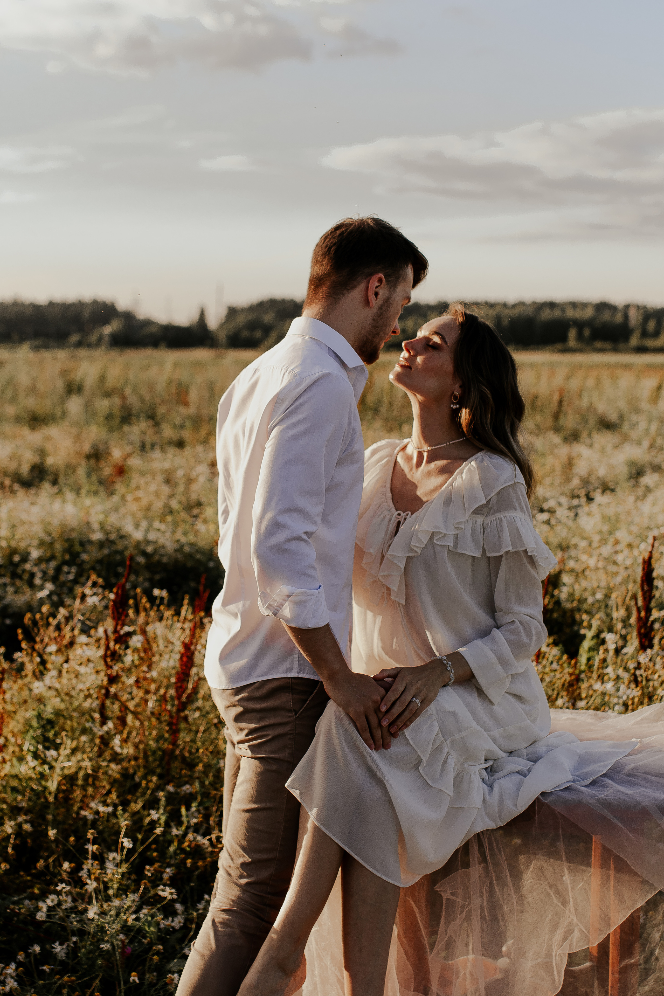 Нежная история любви в поле. Фотограф в Санкт-Петербурге Лиза Семченкова