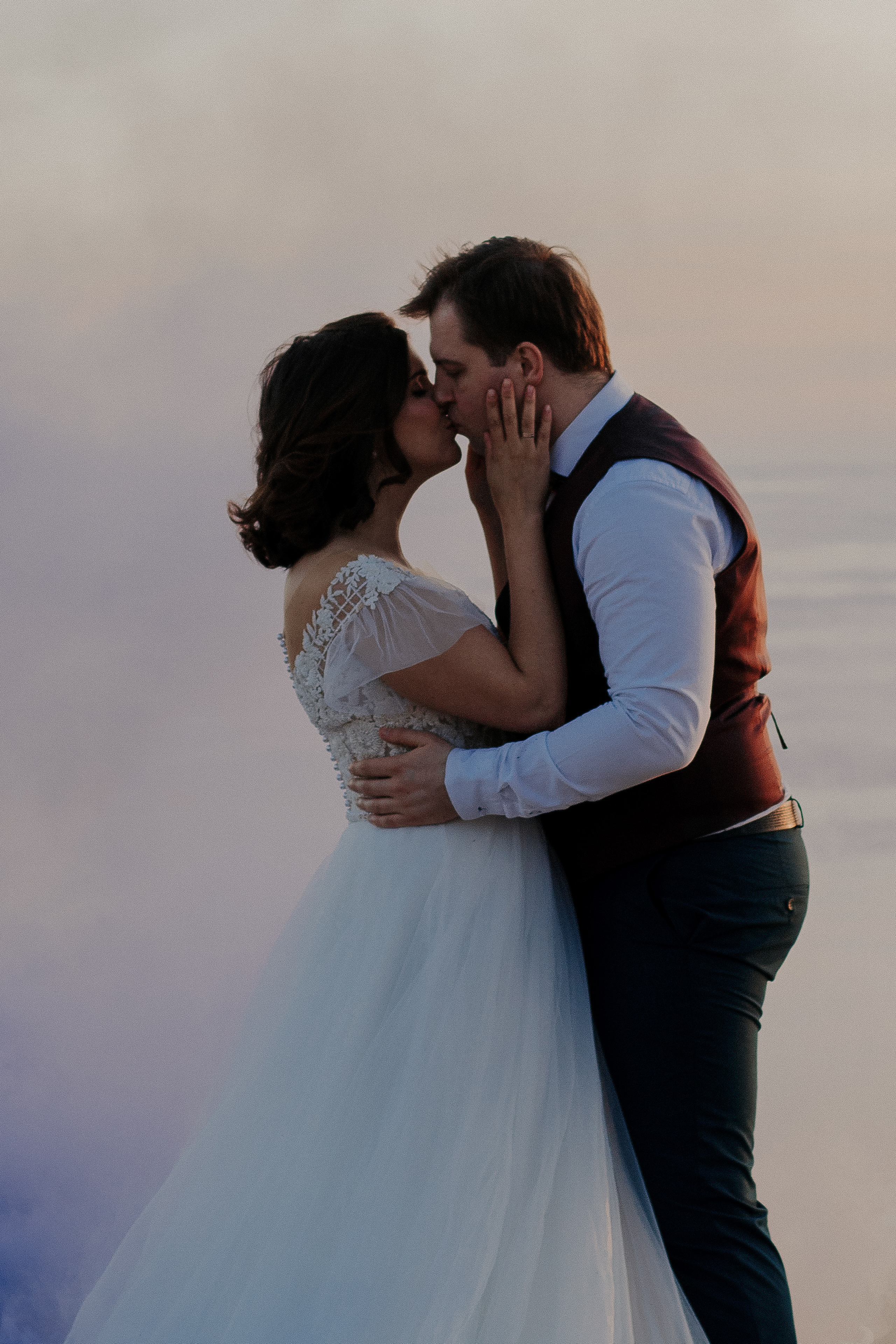 Свадебная фотосессия только для двоих на заливе. Фотограф в Санкт-Петербурге Лиза Семченкова