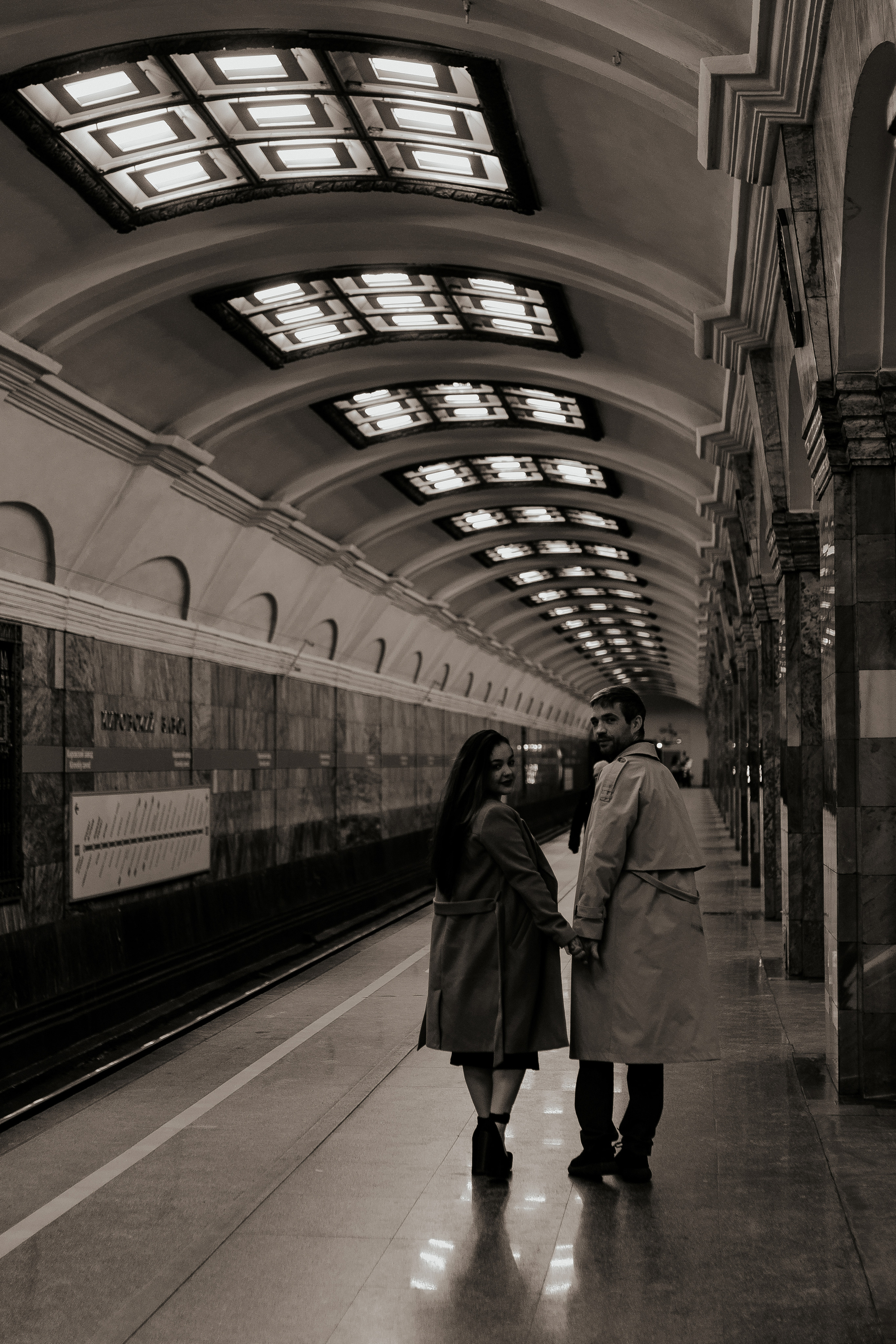 Lovestory в метро Петербурга. Фотограф в Санкт-Петербурге Лиза Семченкова