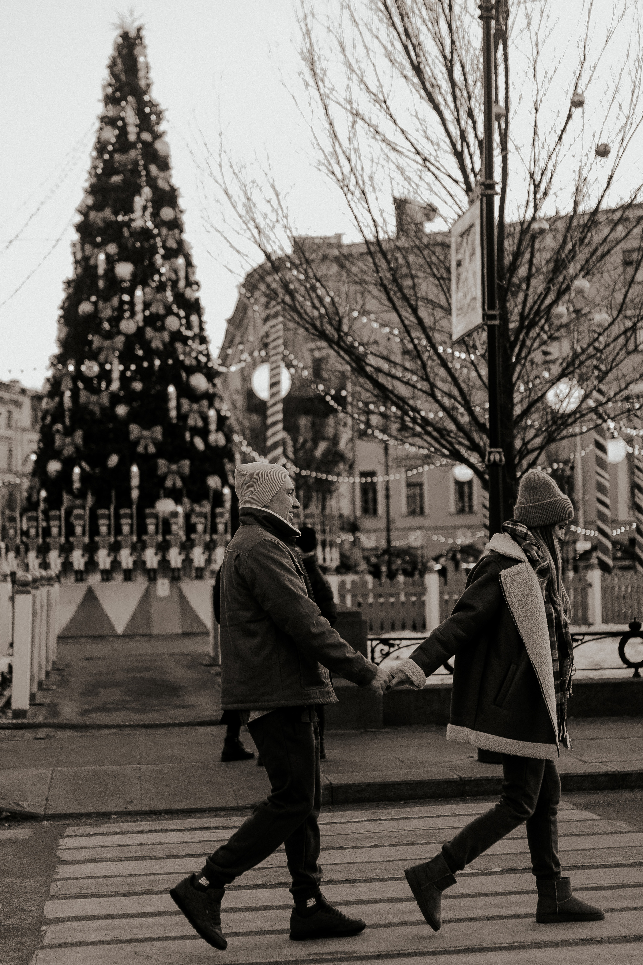 Двое на новогодней ярмарке. Фотограф в Санкт-Петербурге Лиза Семченкова