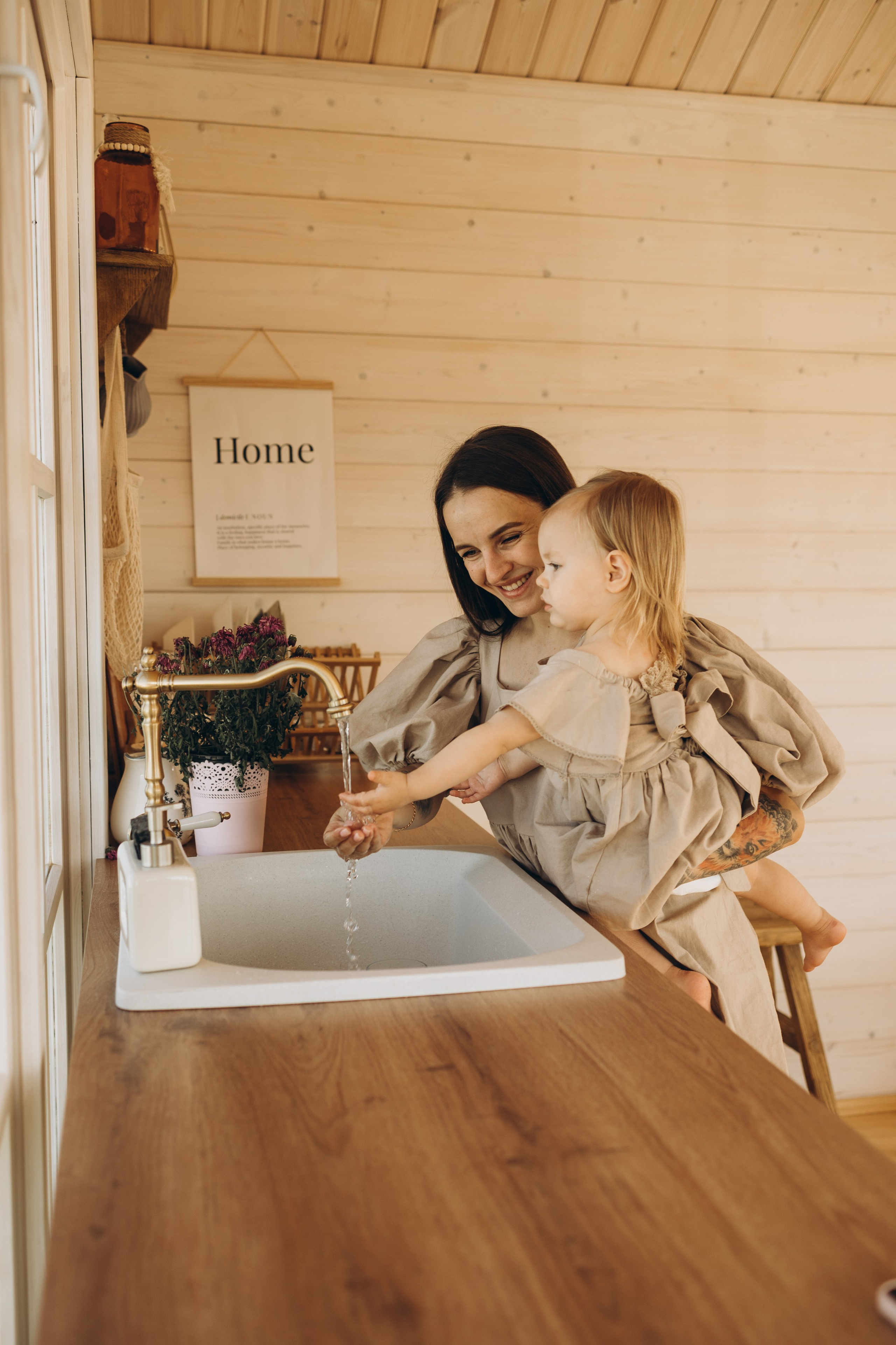 Оля и Мирослава Беседка. Семейный фотограф в Москве Виктория Ястребинская