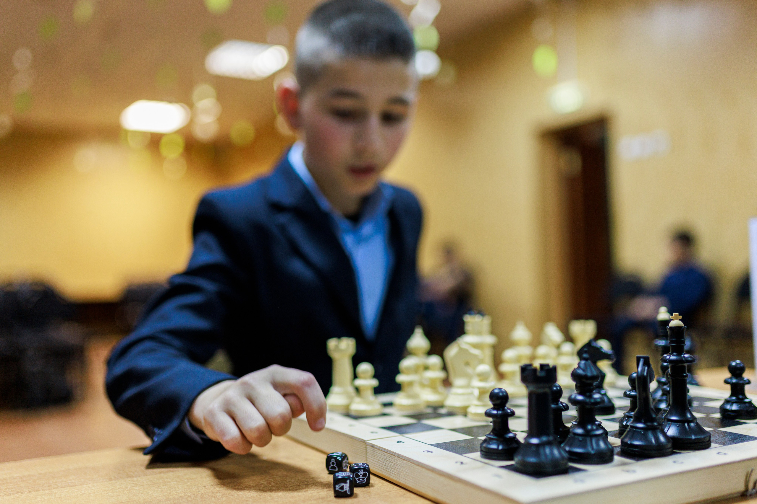 Репортажная сьёмка игры в шахматы в детском доме. Семейный и детский фотограф в Рязани Васюгова Мария